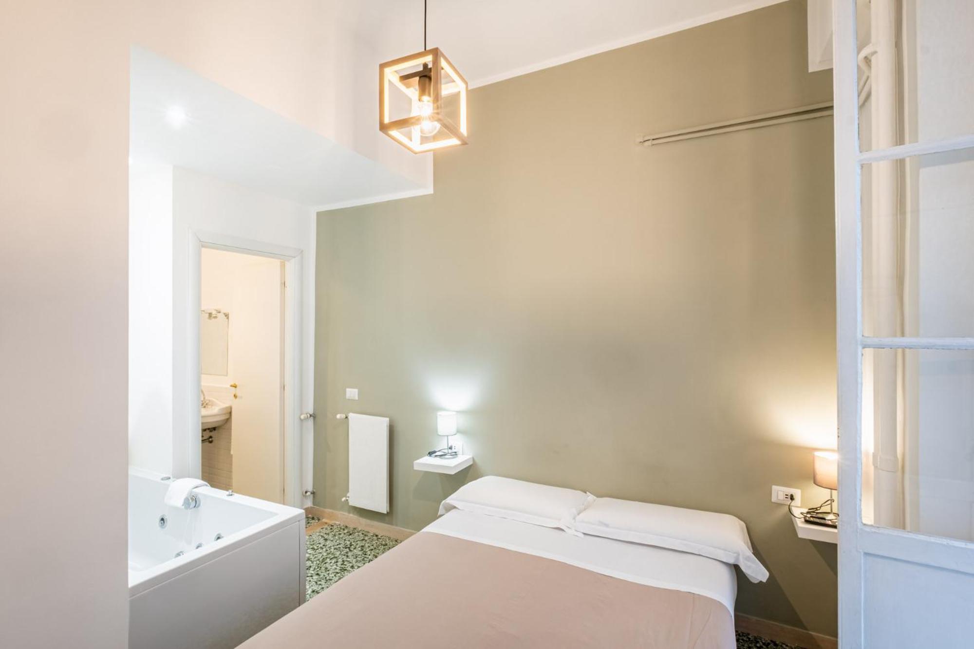 Double Room with Balcony photo 3