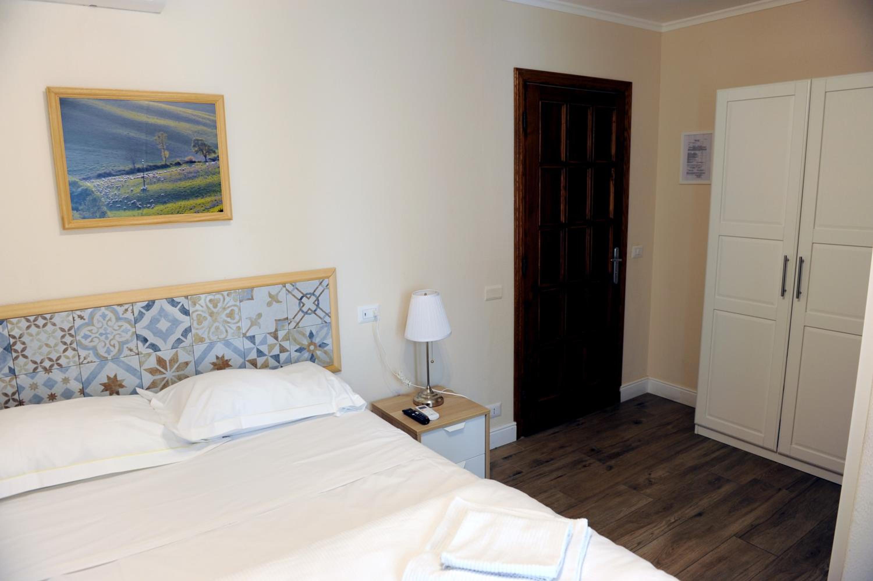 Small Double Room photo 2