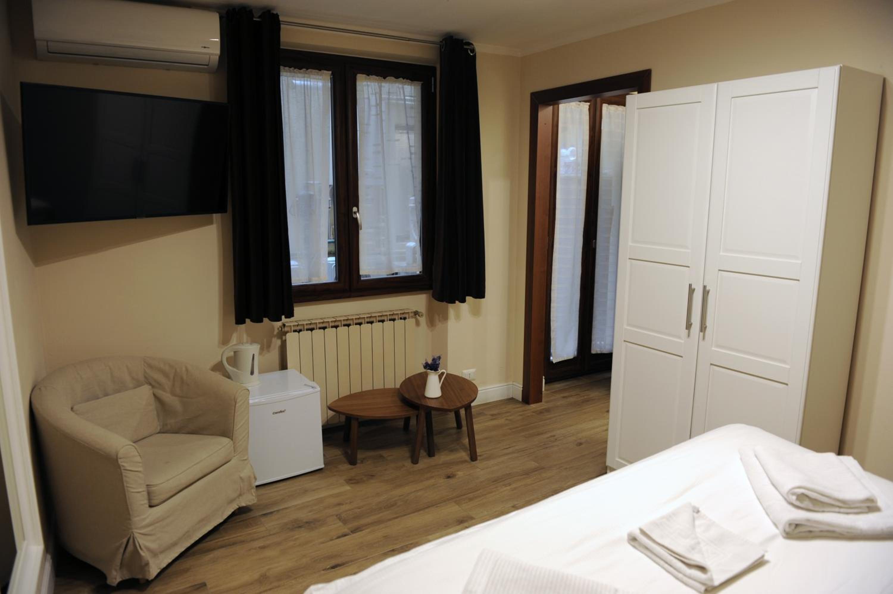 Economy Double Room photo 2