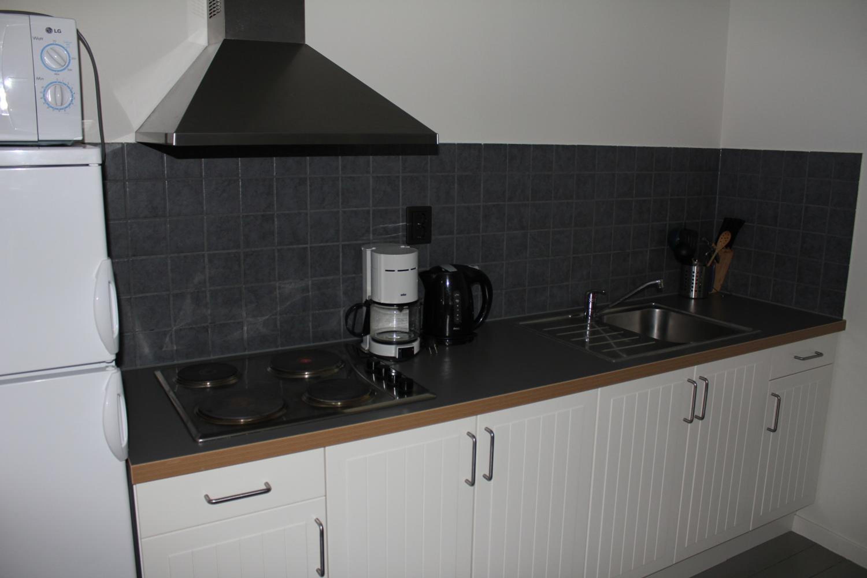 Three-Bedroom Apartment (6 Adults) - Photo 30