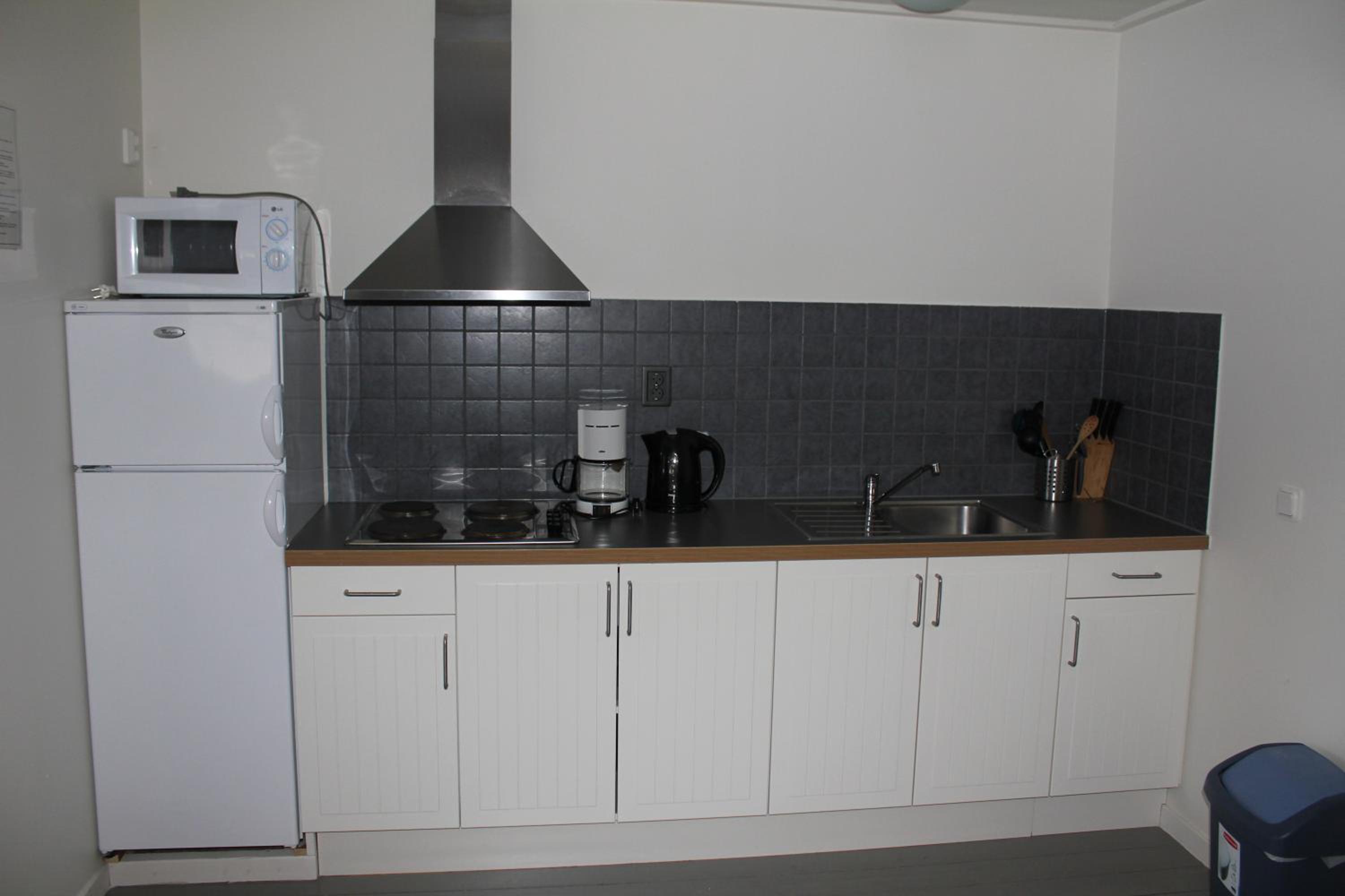 Three-Bedroom Apartment (6 Adults) - Photo 10