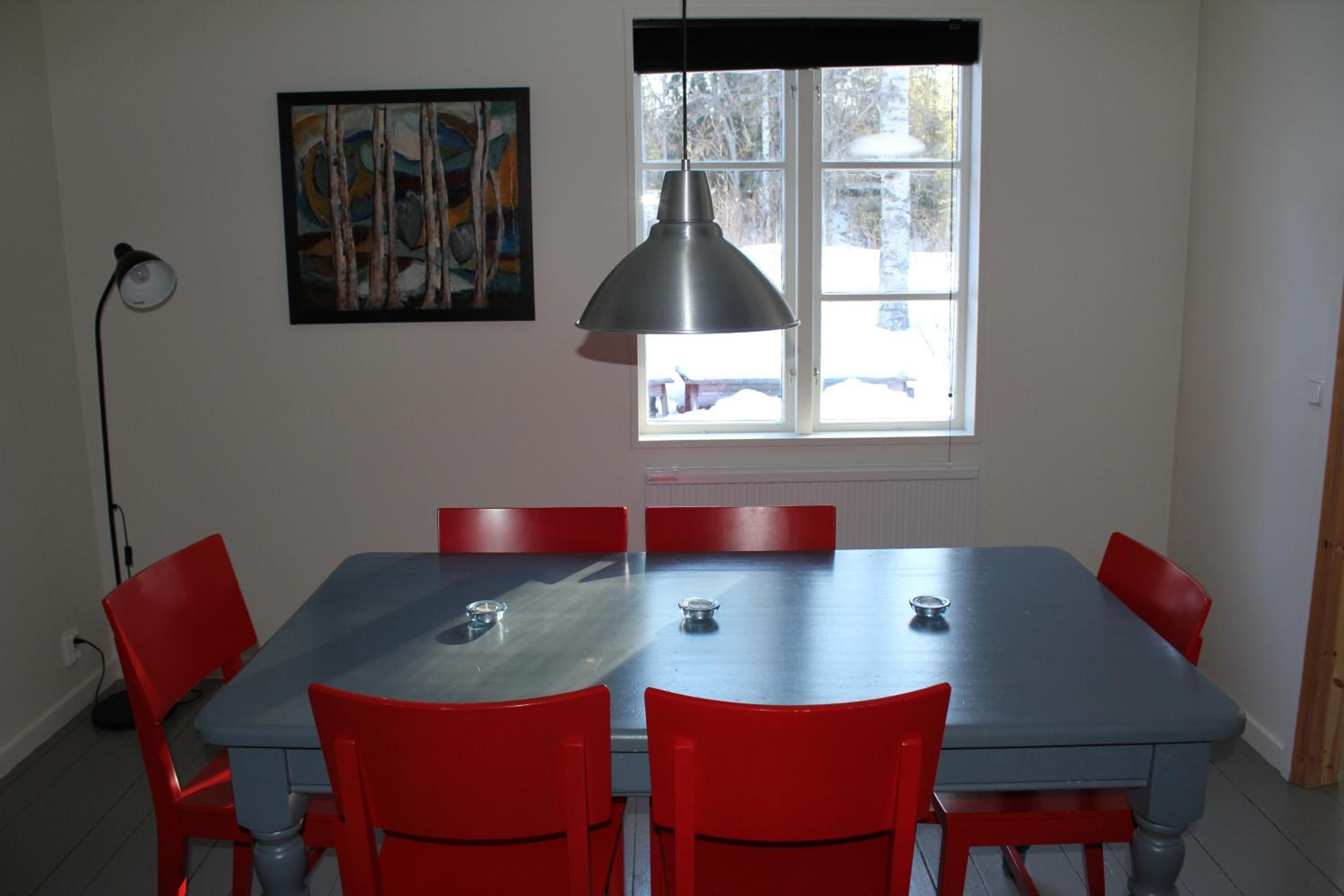 Three-Bedroom Apartment (6 Adults) - Photo 11