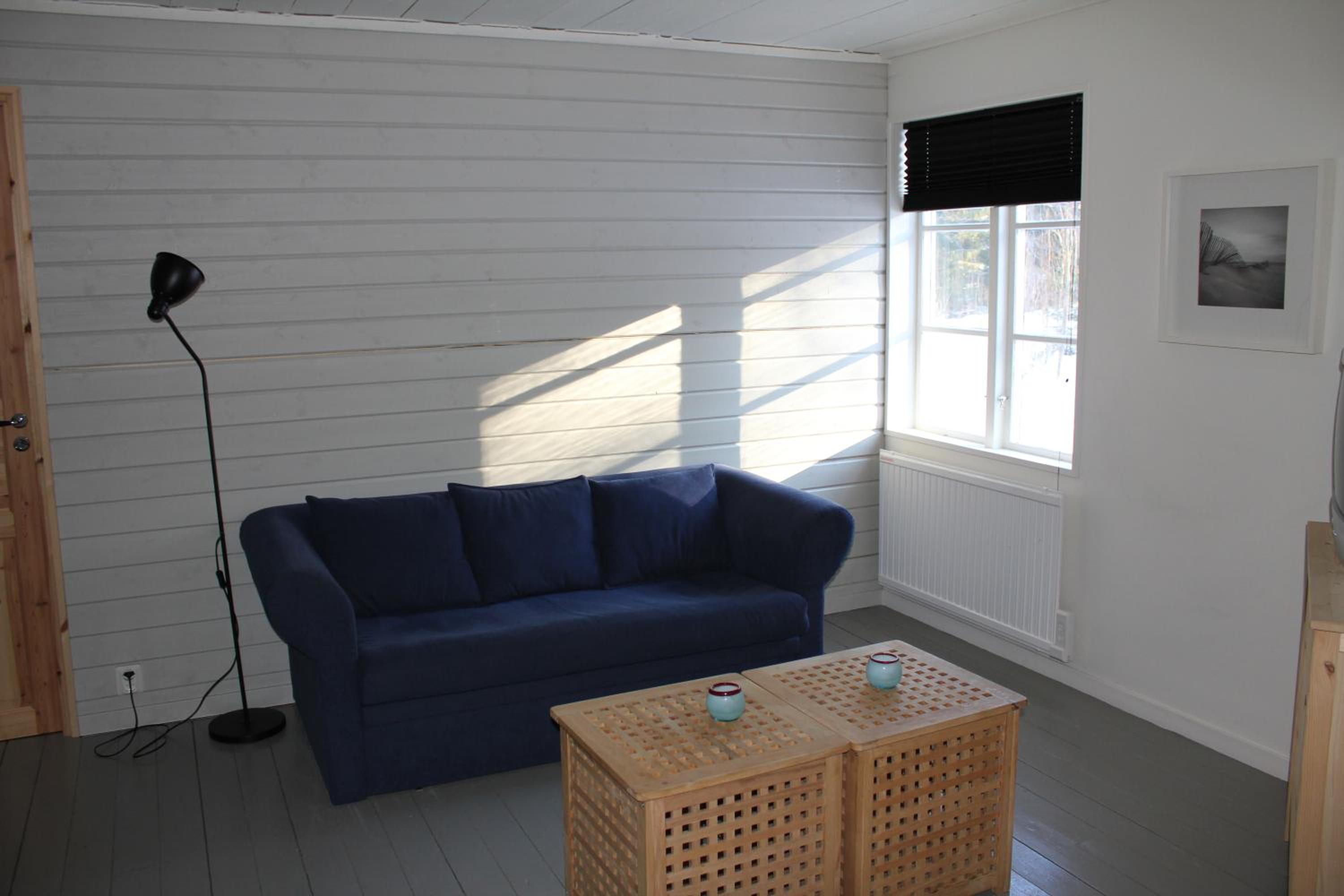 Three-Bedroom Apartment (6 Adults) - Photo 12