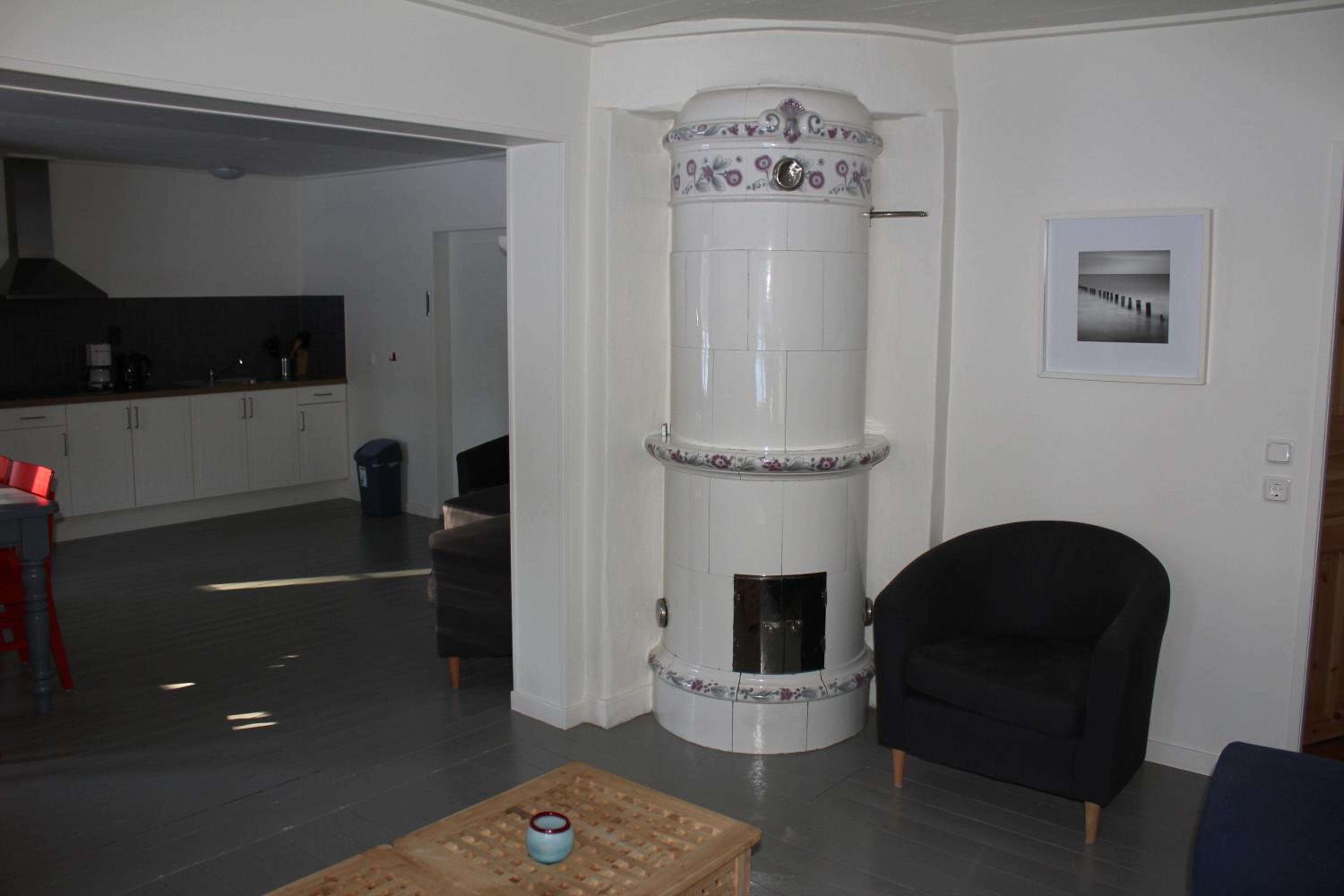 Three-Bedroom Apartment (6 Adults) - Photo 13