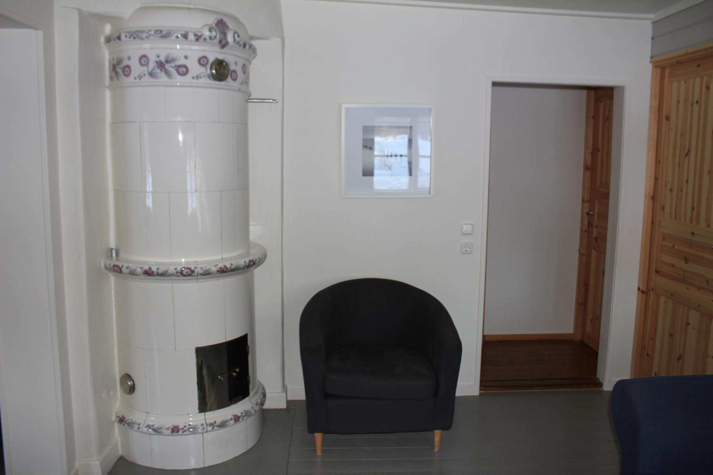 Three-Bedroom Apartment (6 Adults) - Photo 16