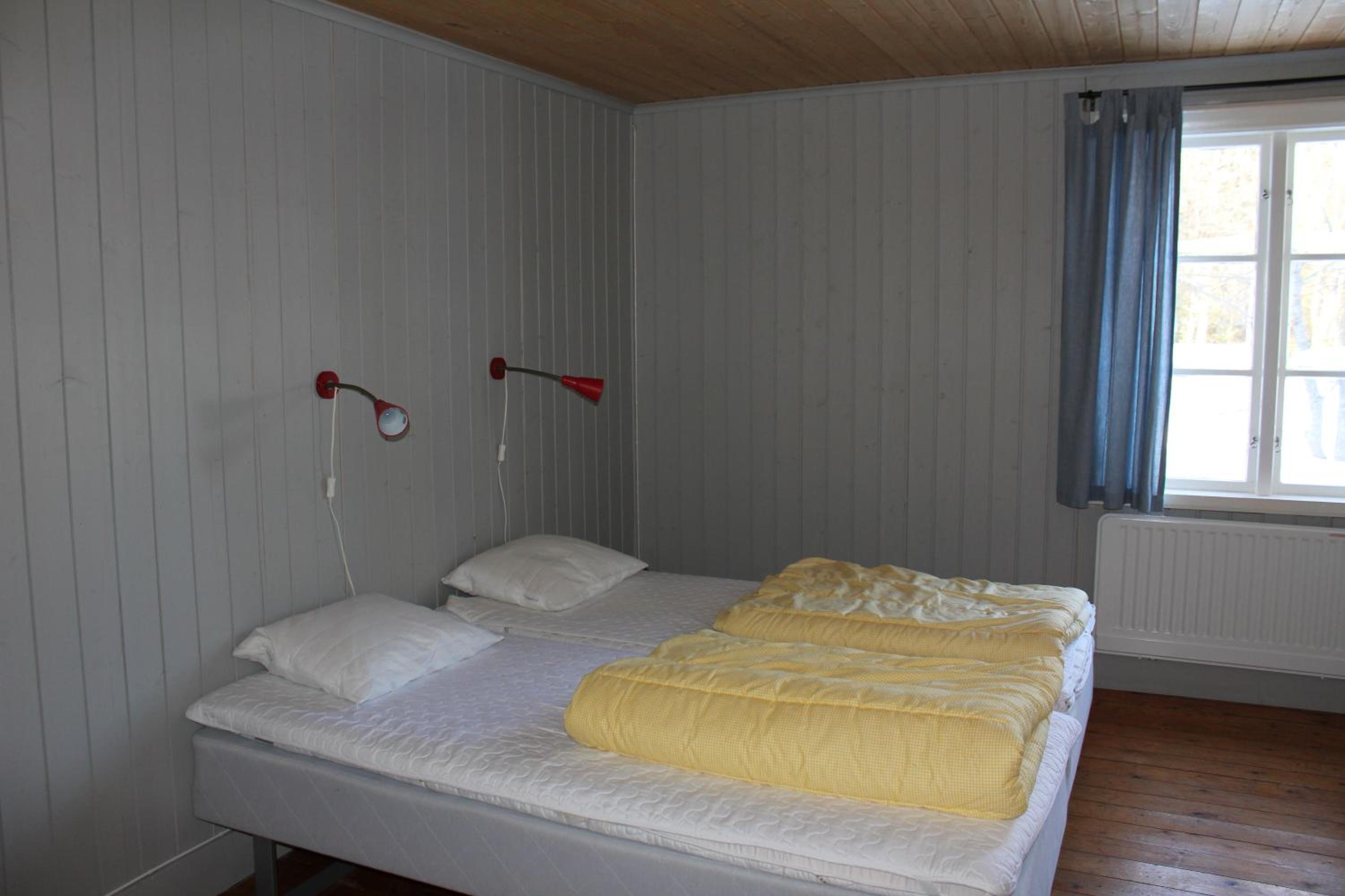 Three-Bedroom Apartment (6 Adults) - Photo 15