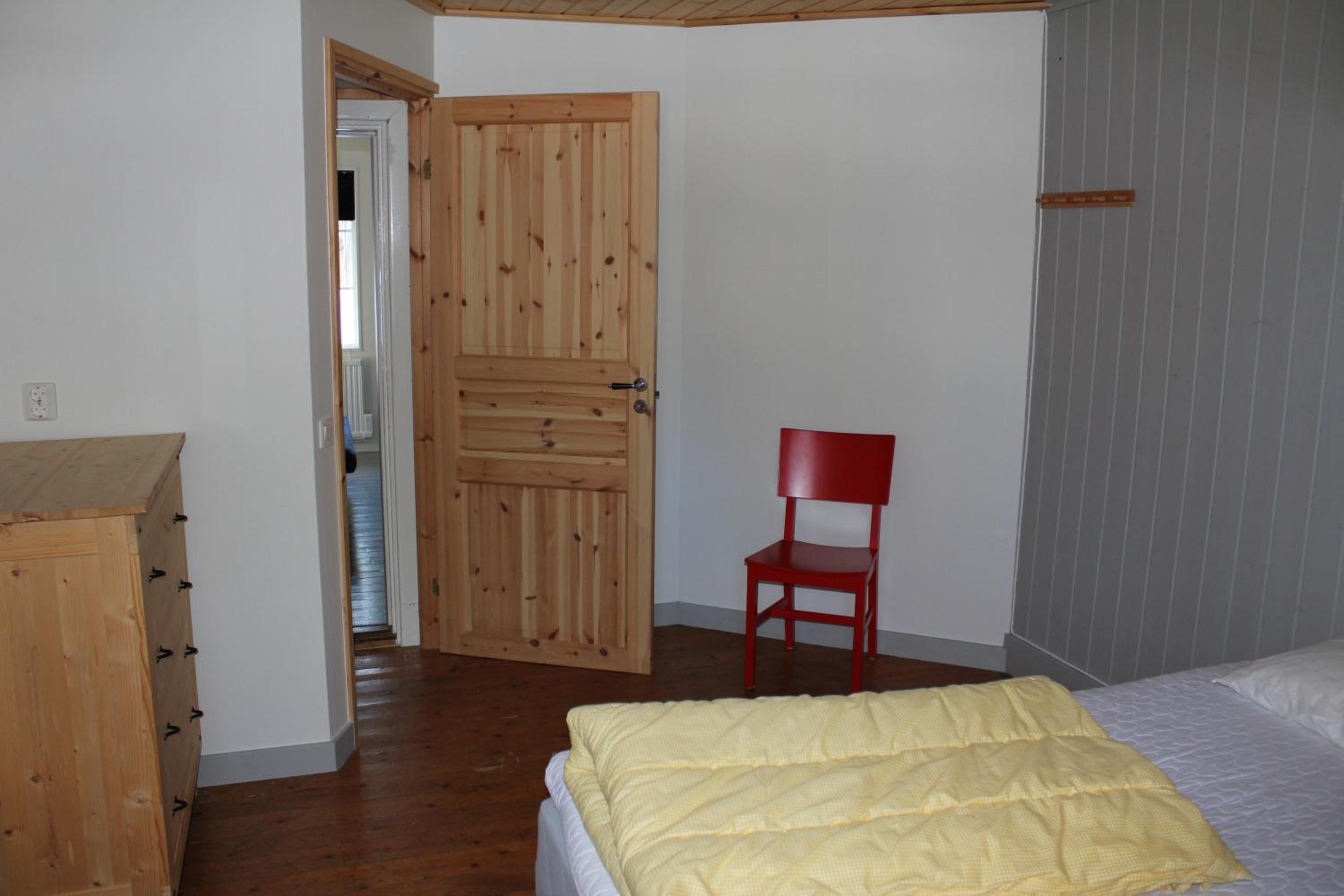 Three-Bedroom Apartment (6 Adults) - Photo 18
