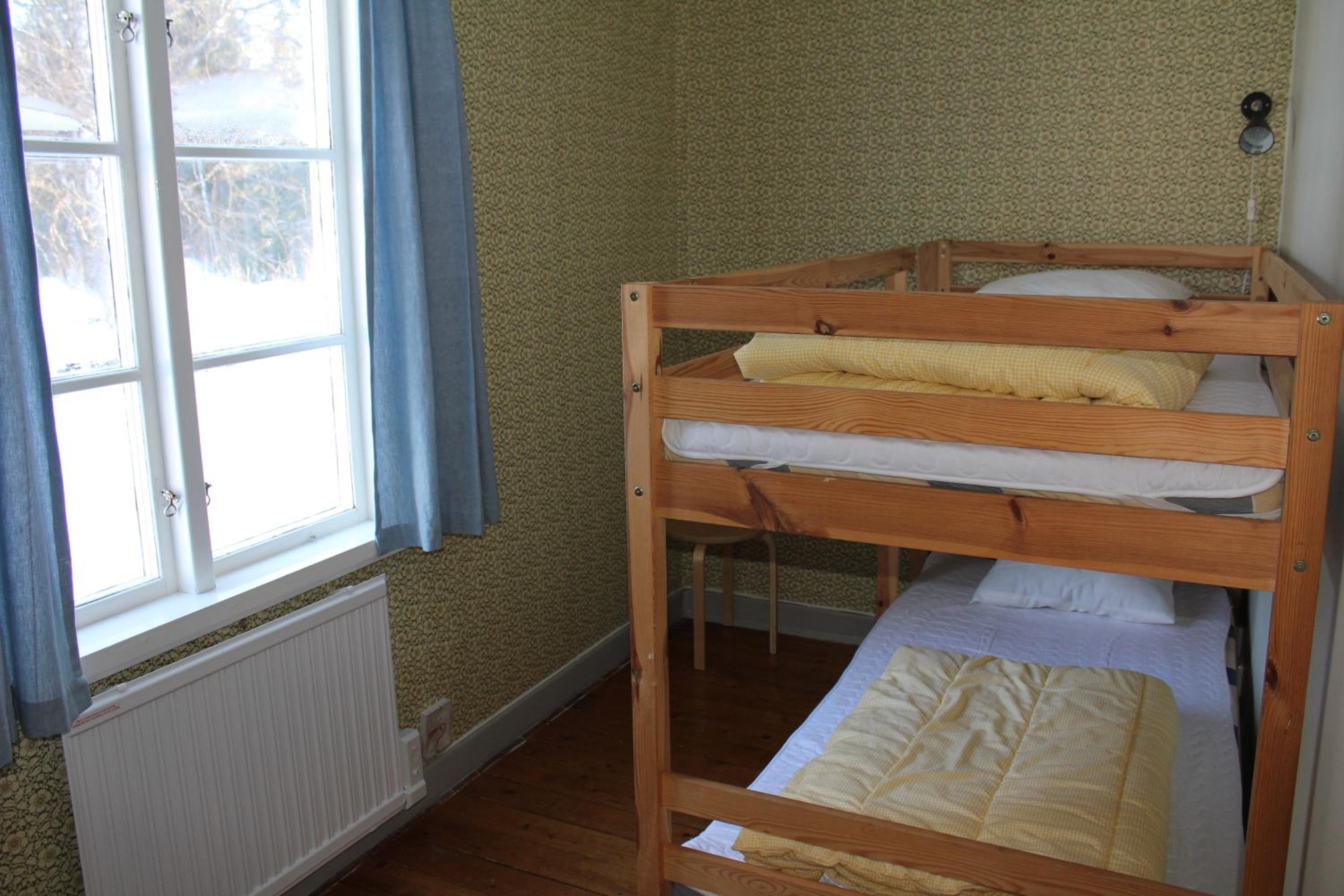 Three-Bedroom Apartment (6 Adults) - Photo 7