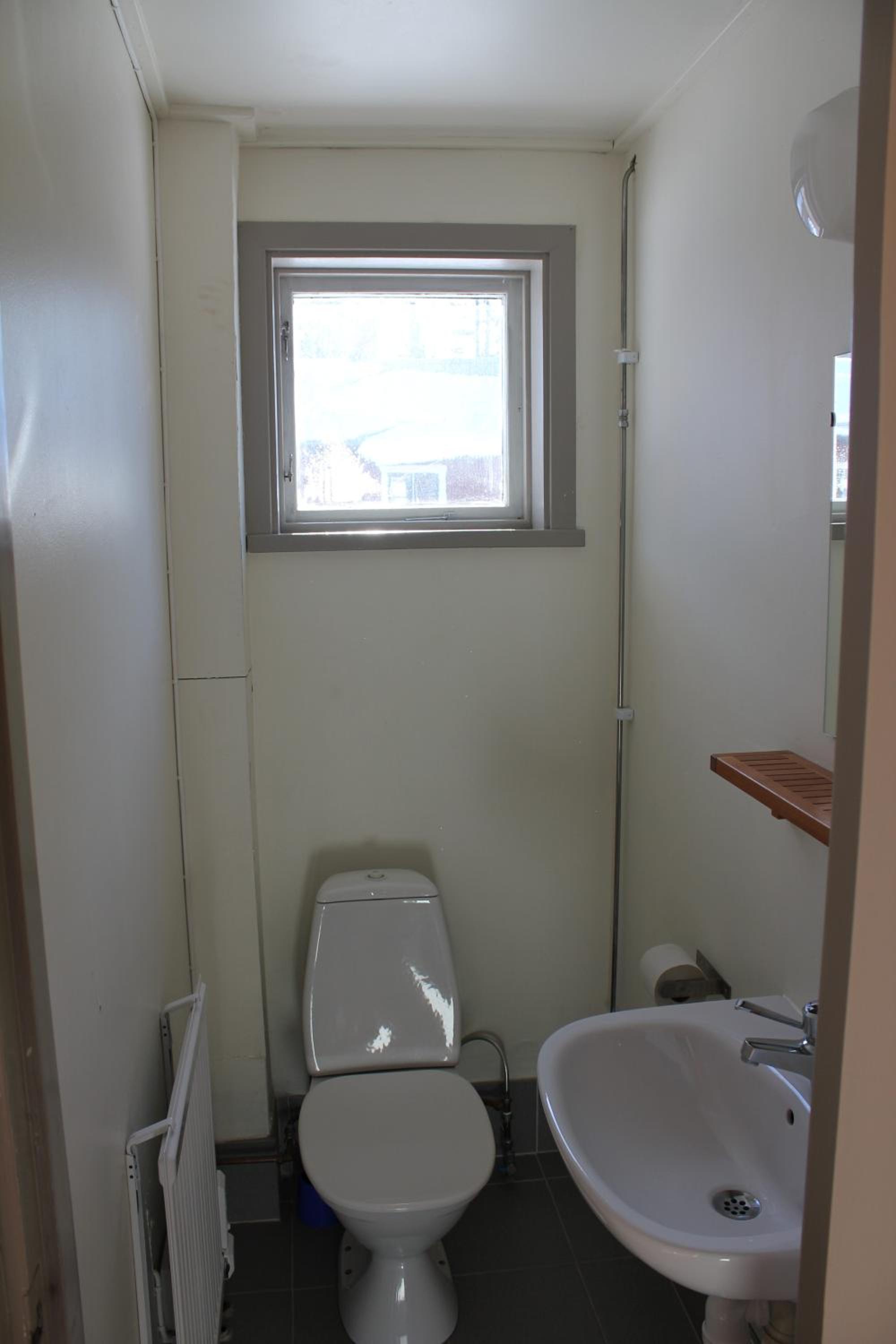 Three-Bedroom Apartment (9 Adults) - Photo 27
