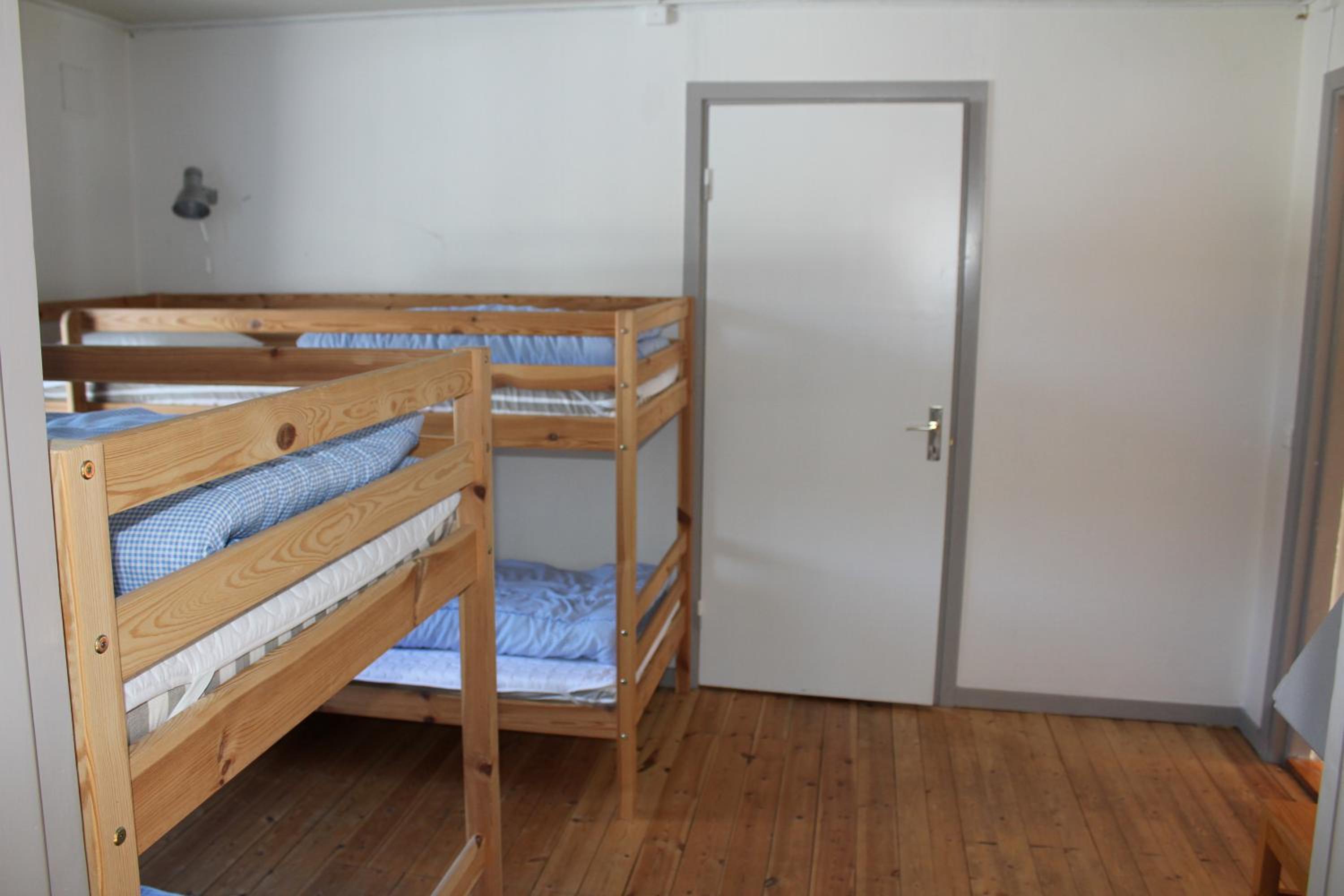 Three-Bedroom Apartment (9 Adults) - Photo 19