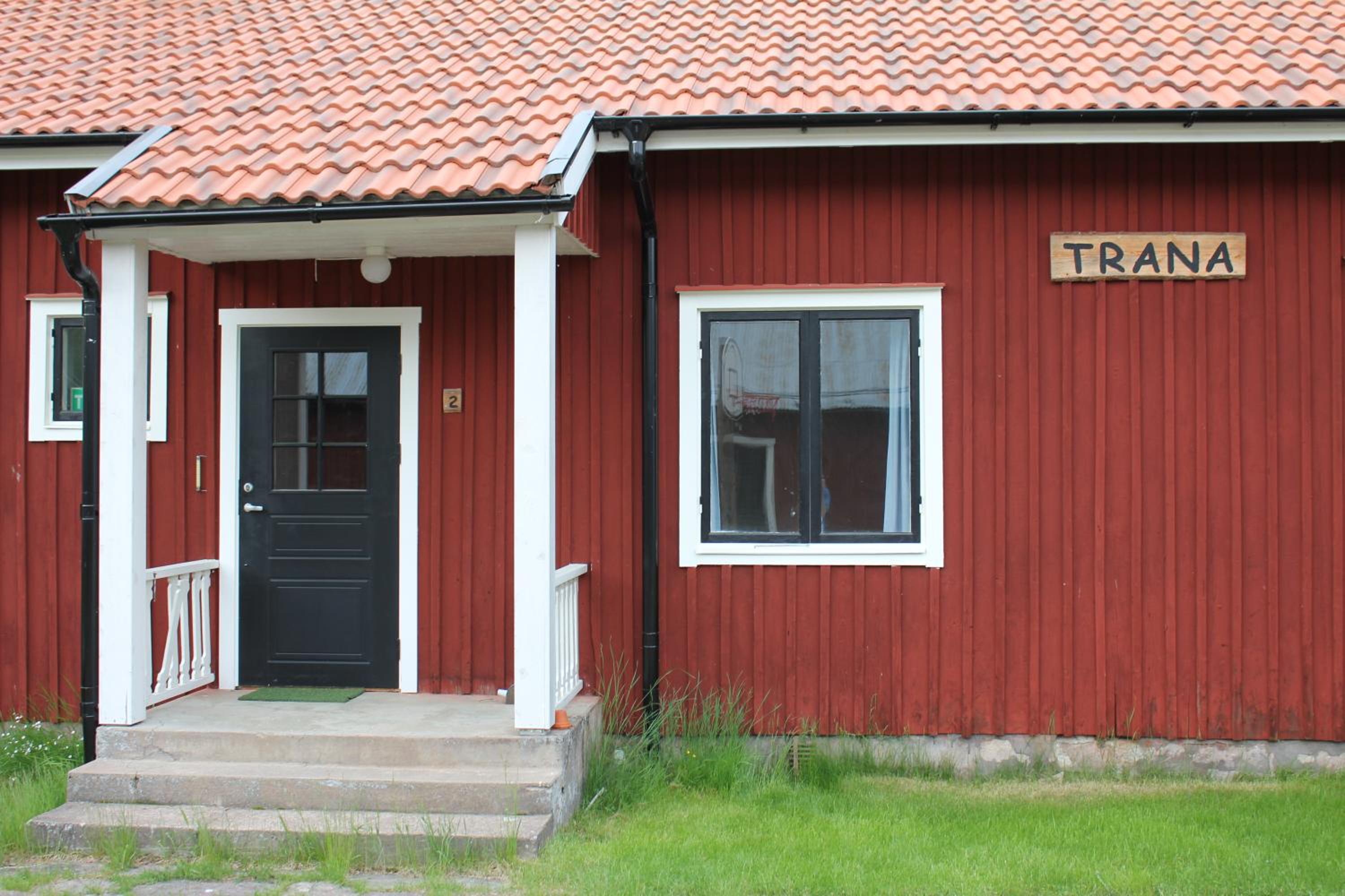 Three-Bedroom Apartment (9 Adults) - Photo 15