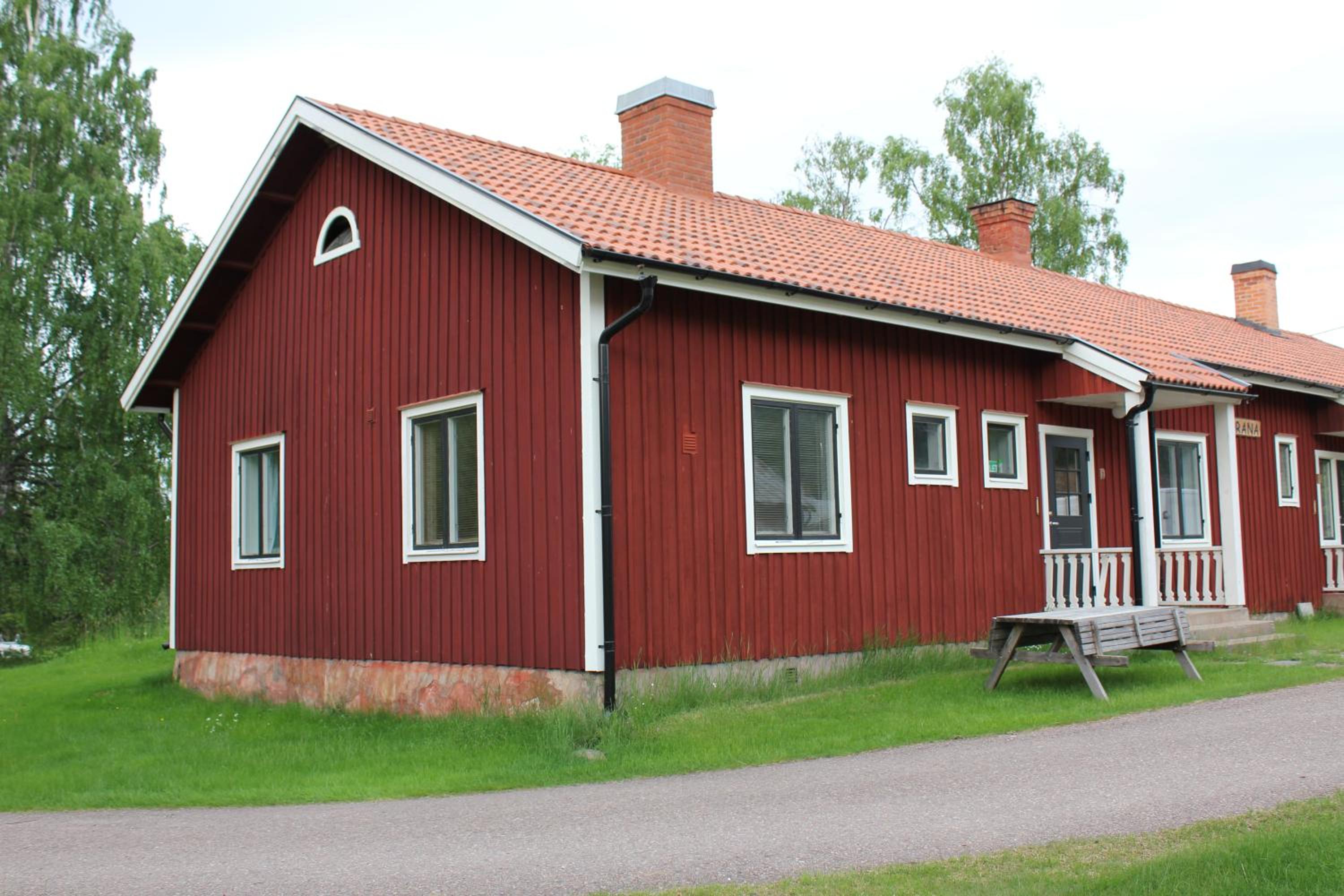 Three-Bedroom Apartment (9 Adults) - Photo 13