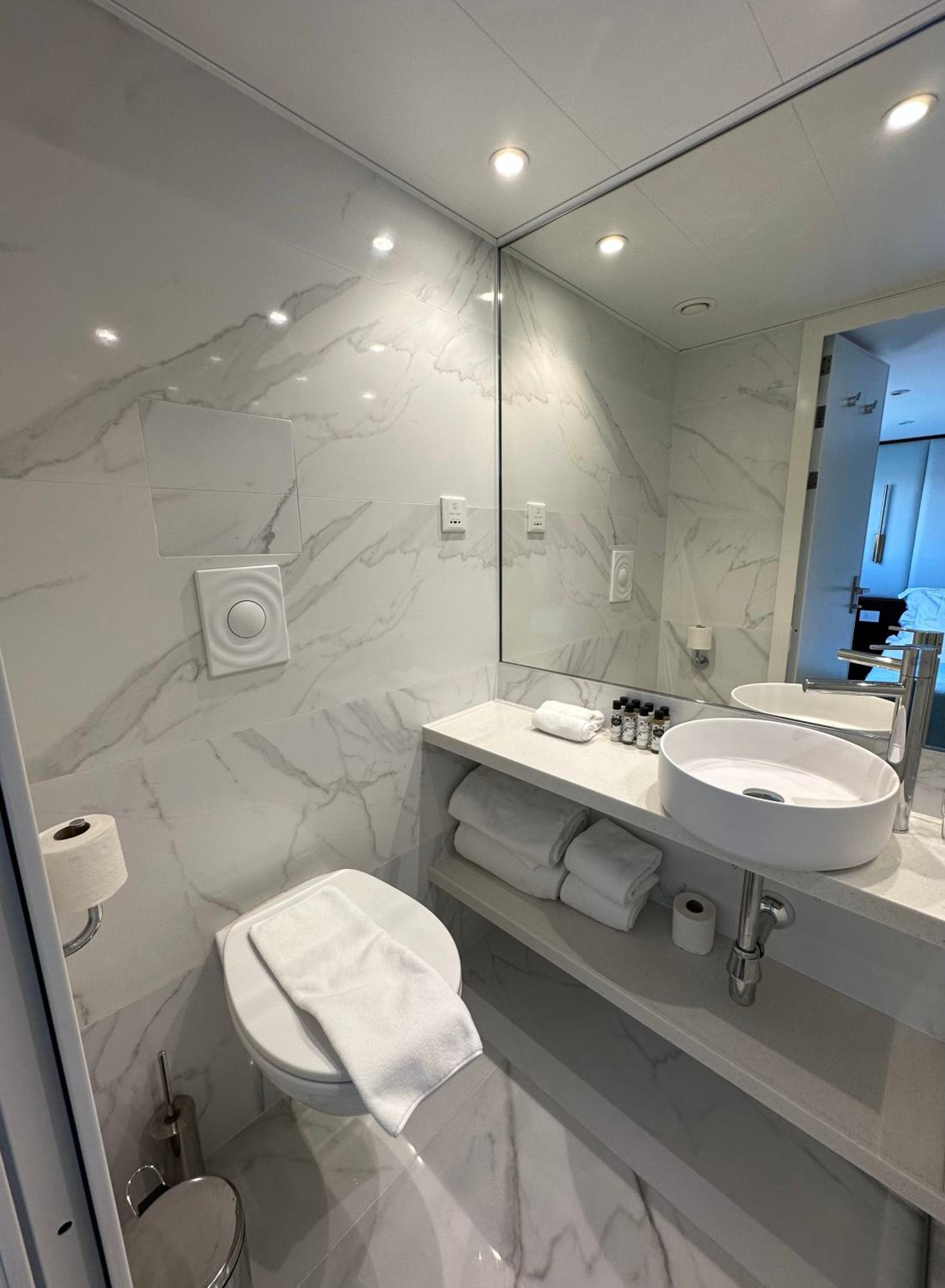 Suite with Ria View - Photo 2