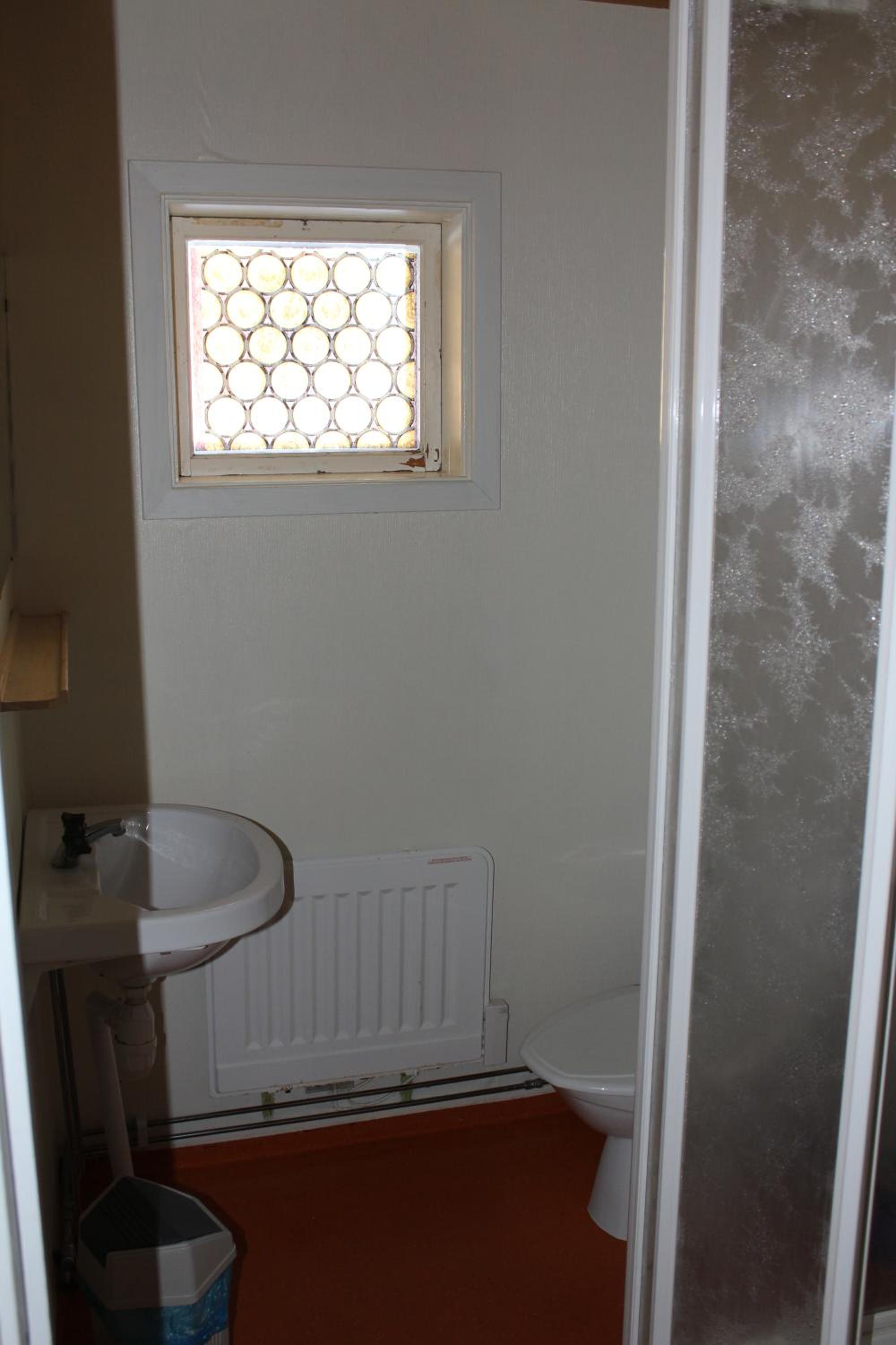 Two-Bedroom Apartment (4 Adults) - Photo 13