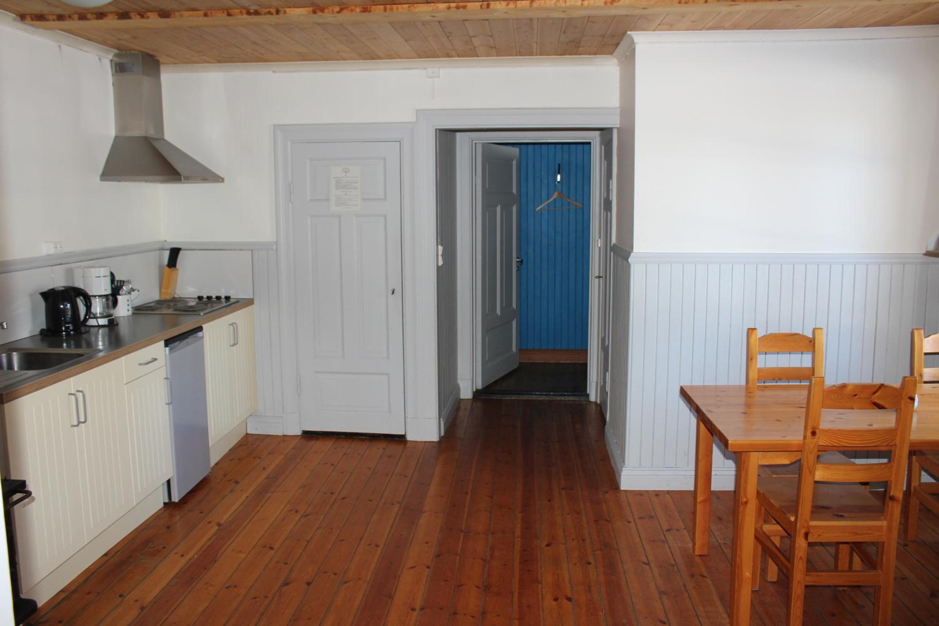Two-Bedroom Apartment (4 Adults) - Photo 18