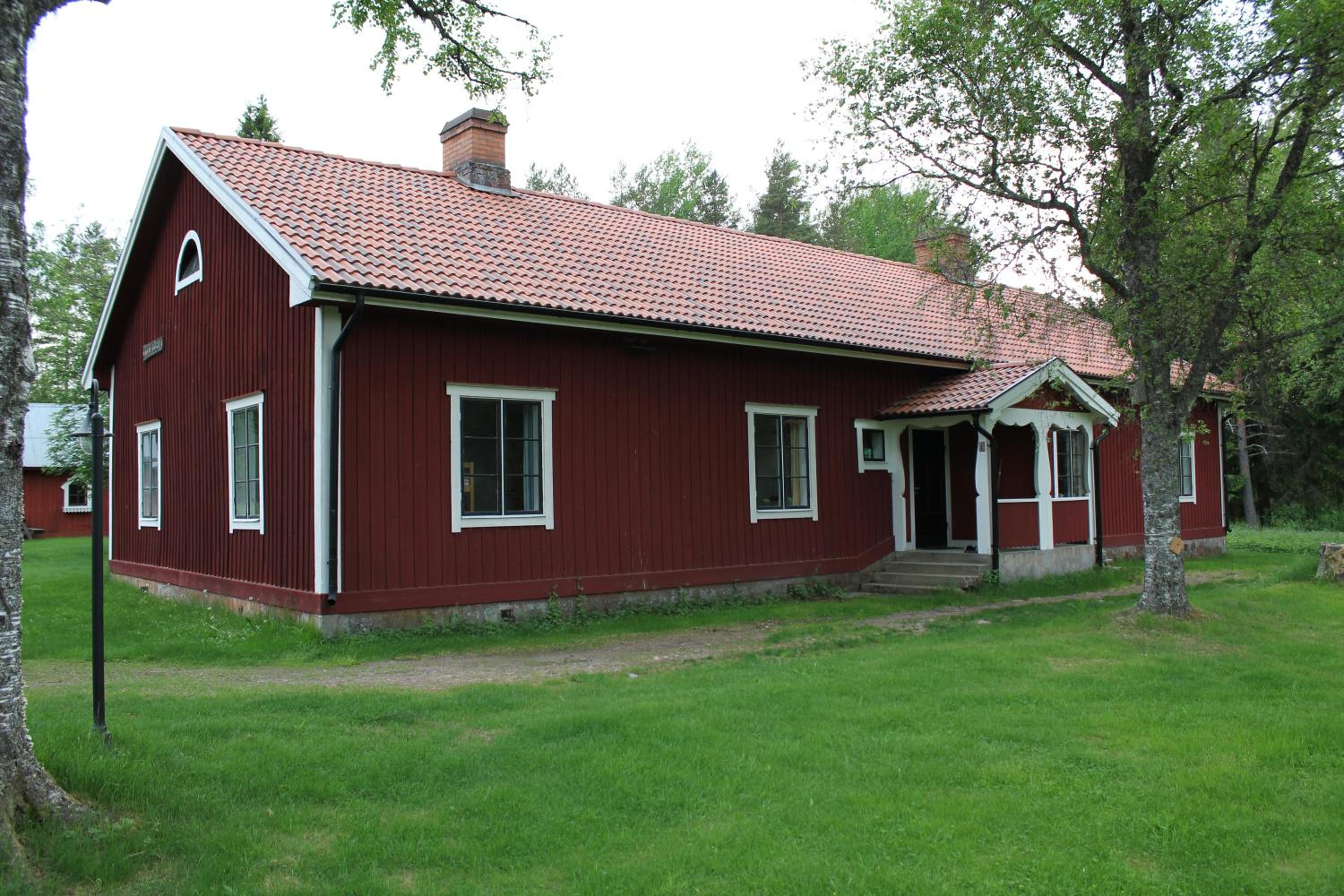 Two-Bedroom Apartment (4 Adults) - Photo 4