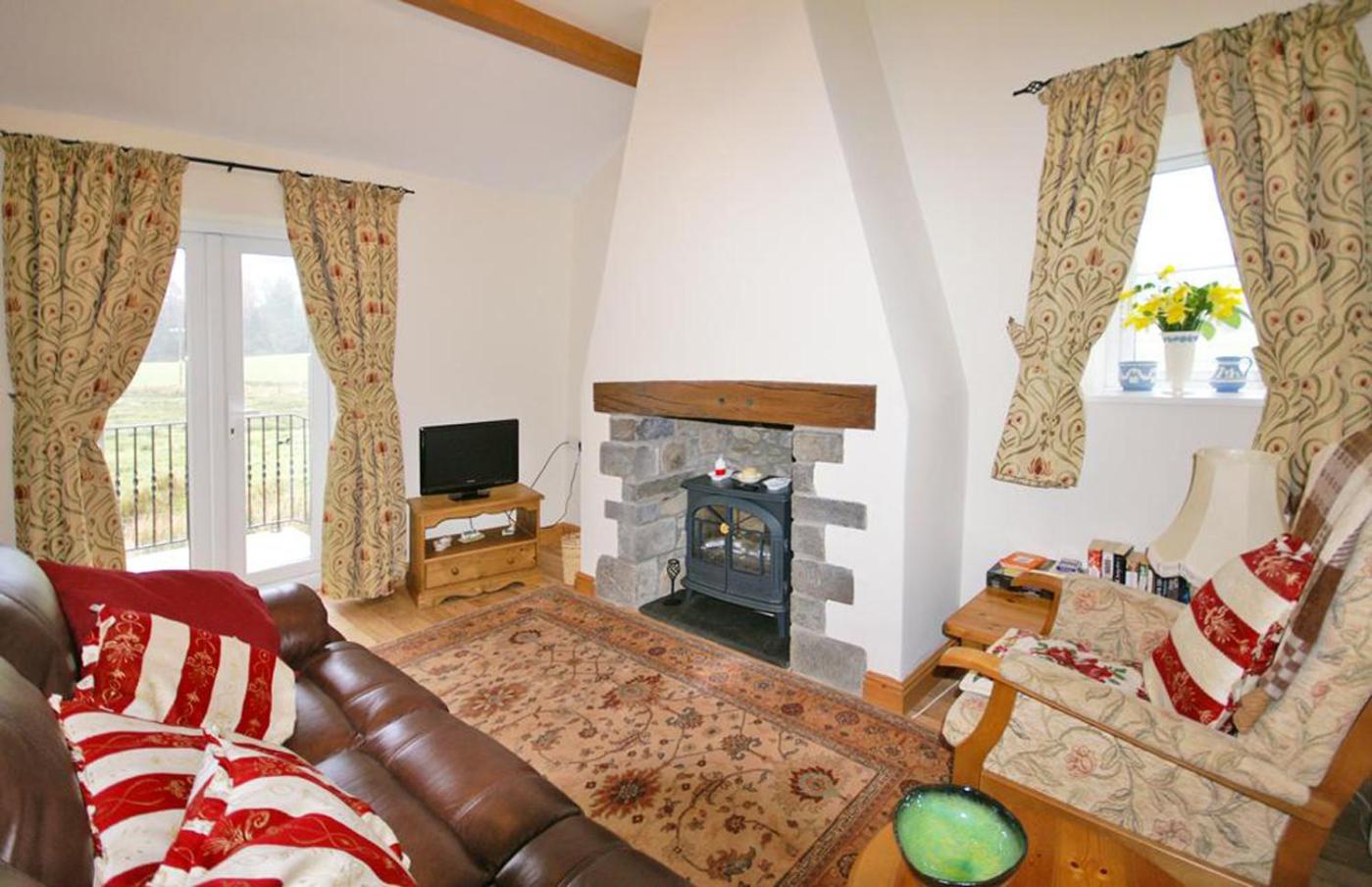 Two-Bedroom House photo 2