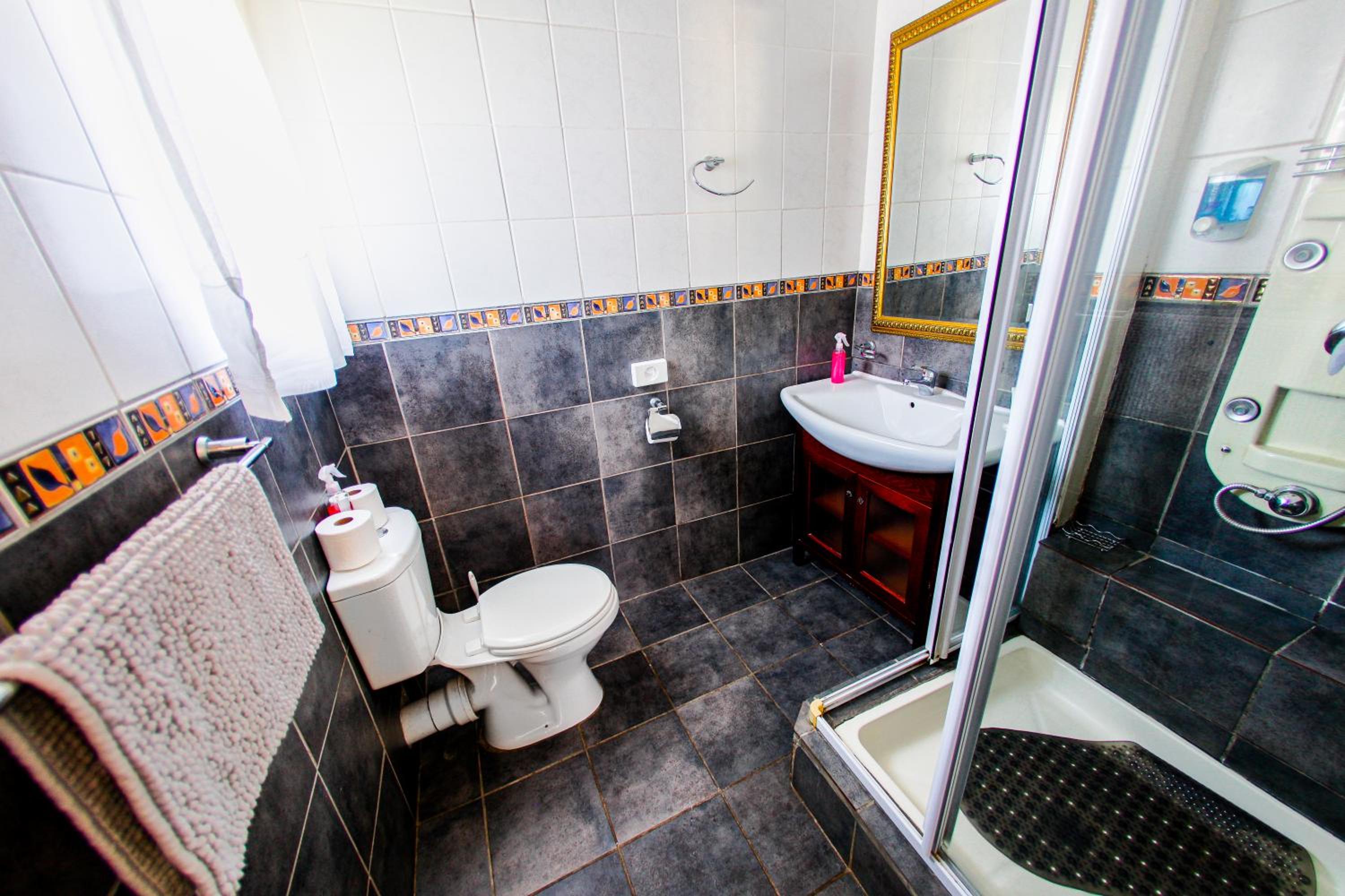 Double Room - Photo 3