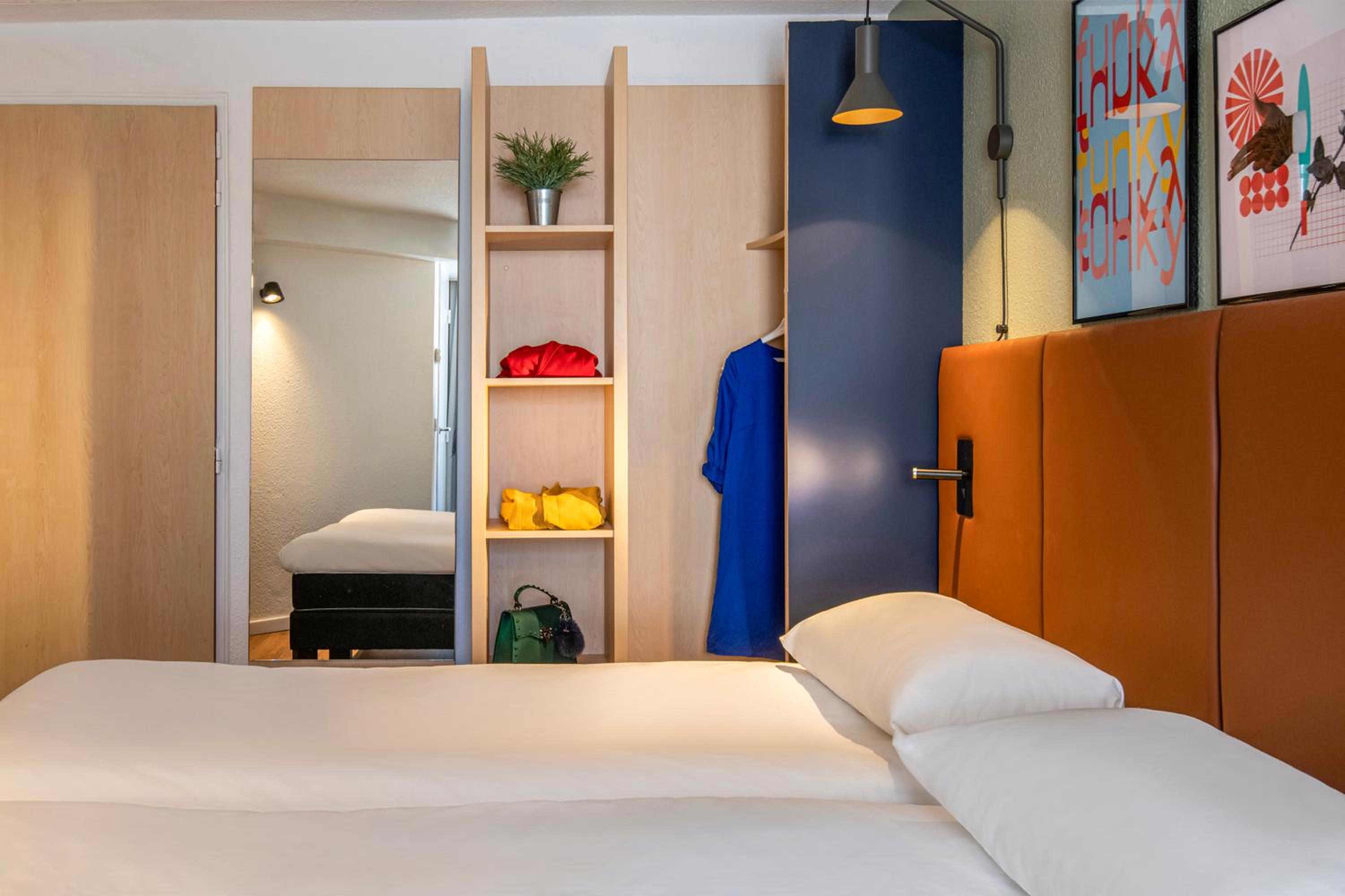 Standard Twin Room - Photo 4
