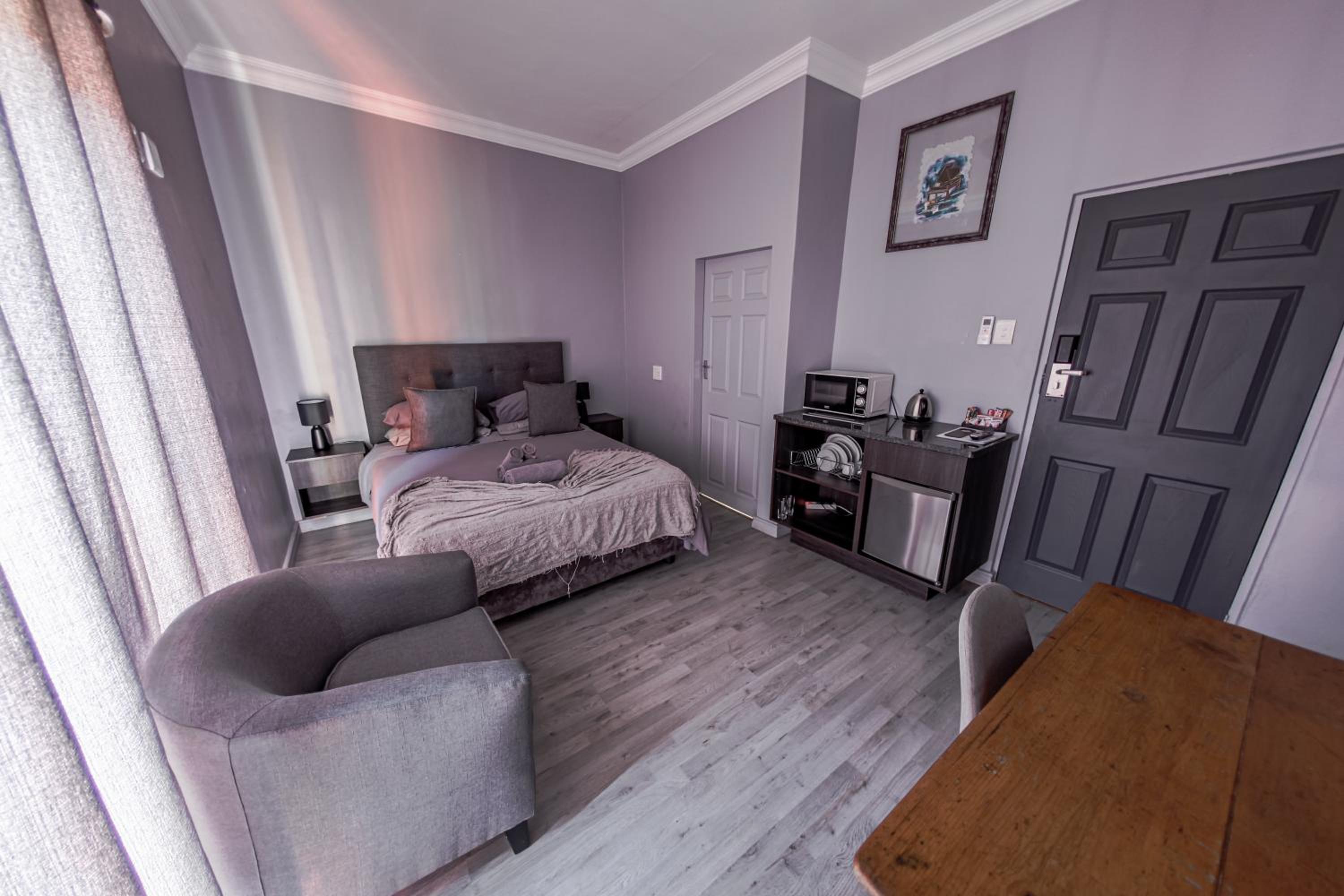 Double Room with Balcony - Photo 1