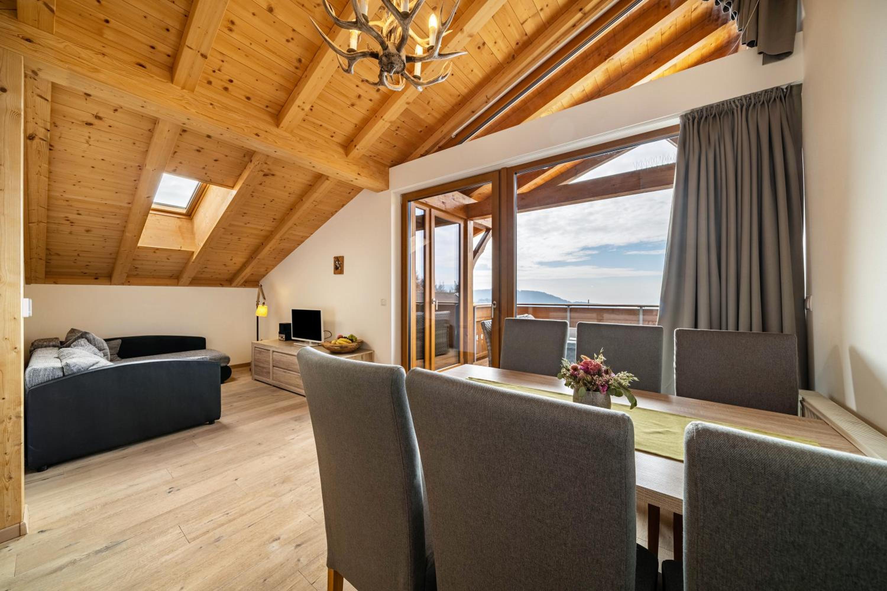 Two-Bedroom Deluxe Apartment with Garden View