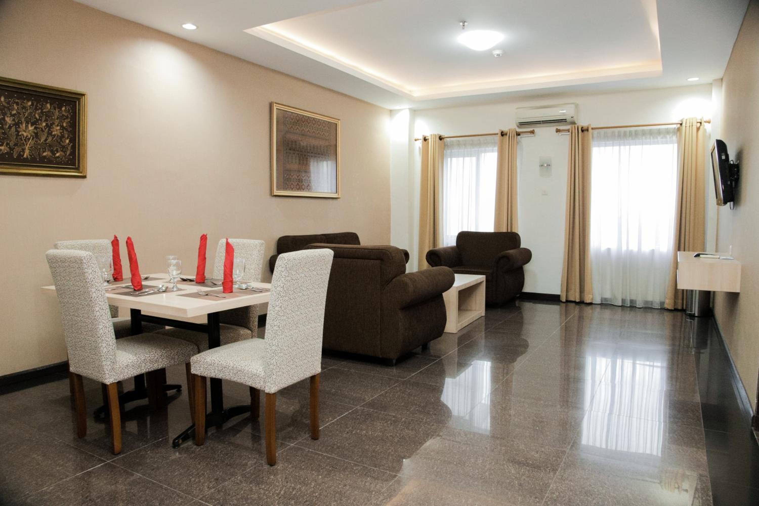 Deboer Suite - Photo 3