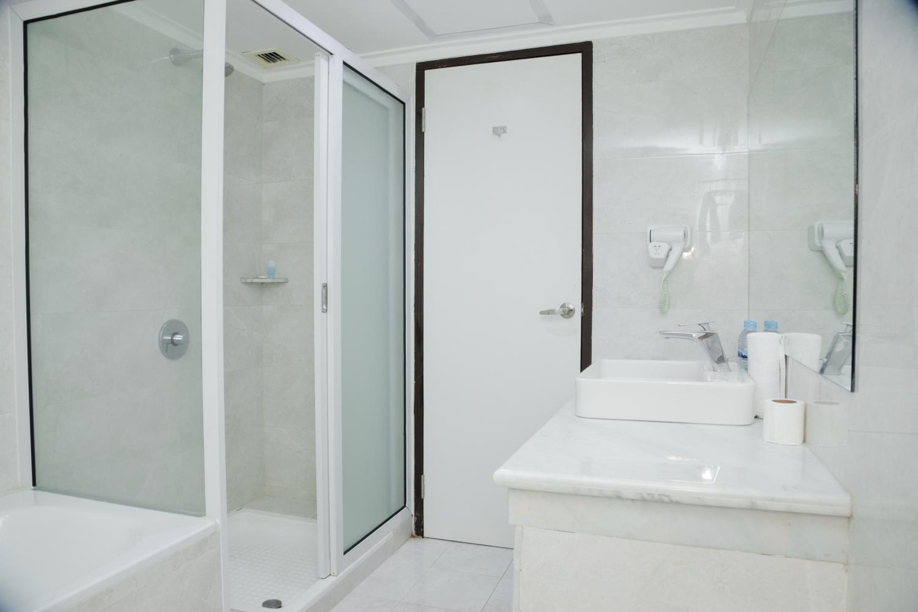 Deboer Suite - Photo 2
