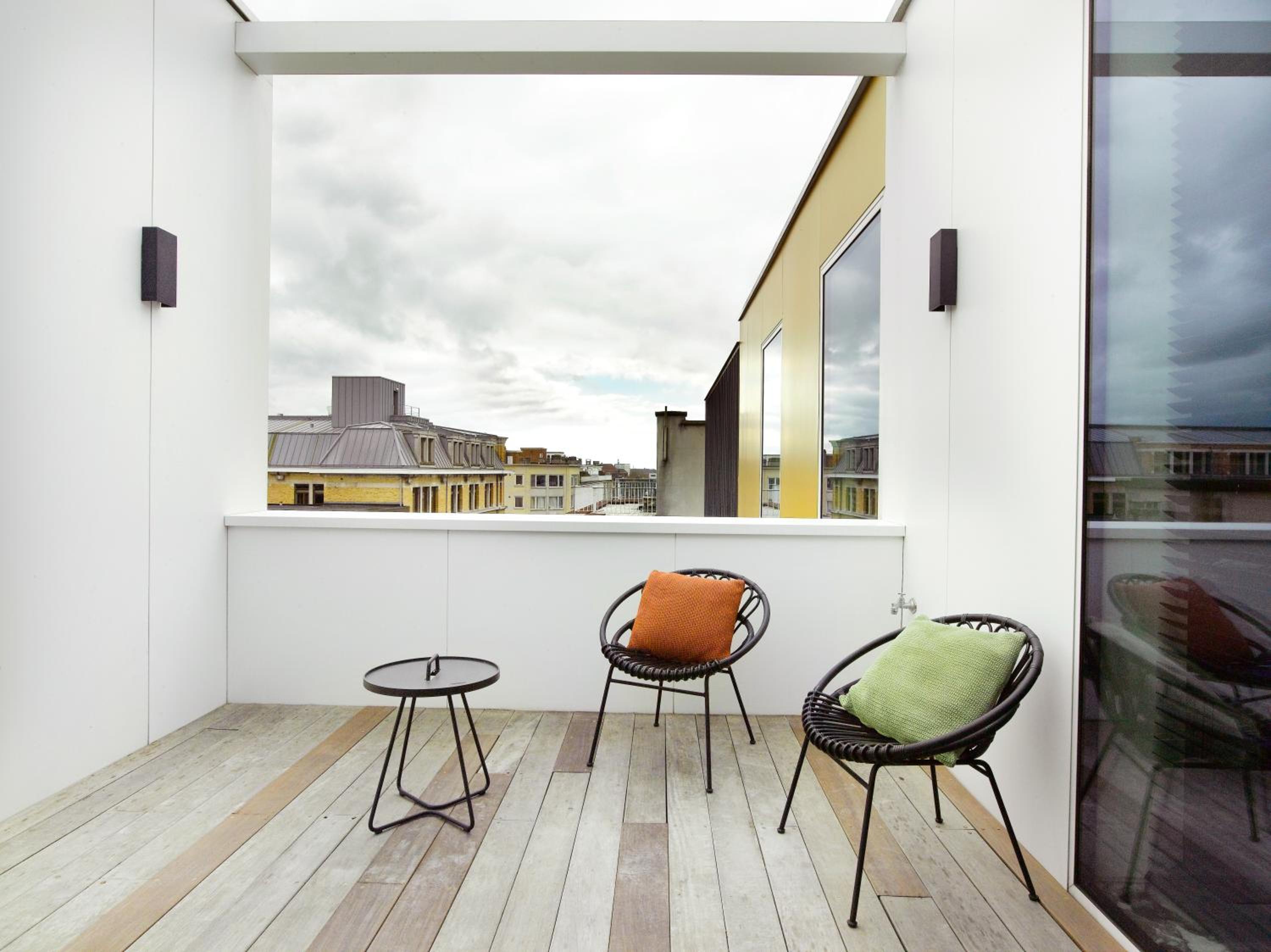 Luxurious Apartment with Terrace photo 2