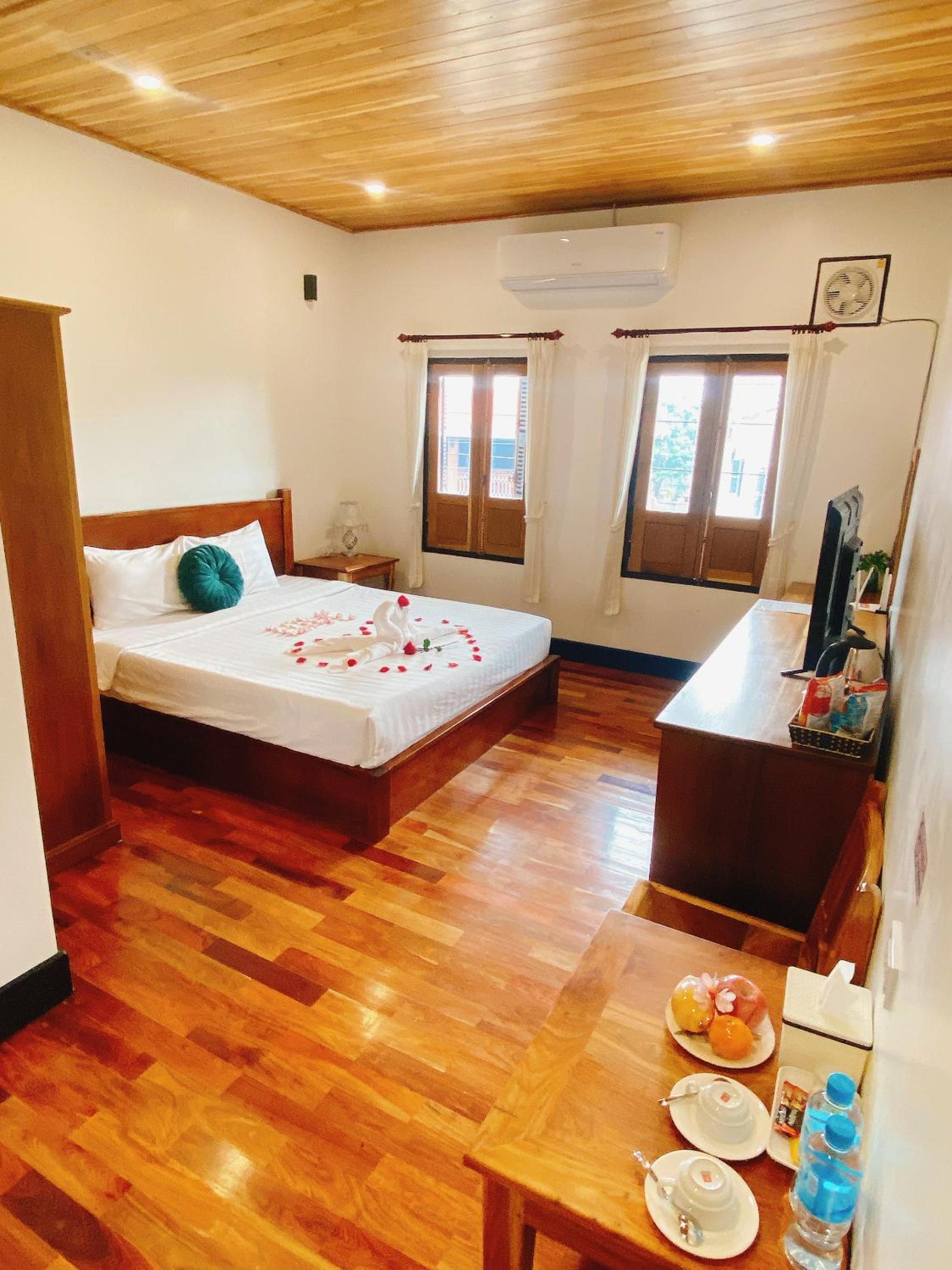Deluxe Double Room - Photo 12