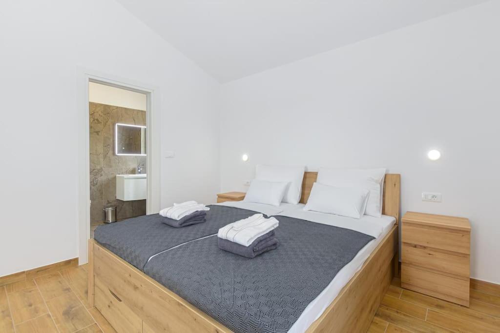 Three-Bedroom Villa photo 1