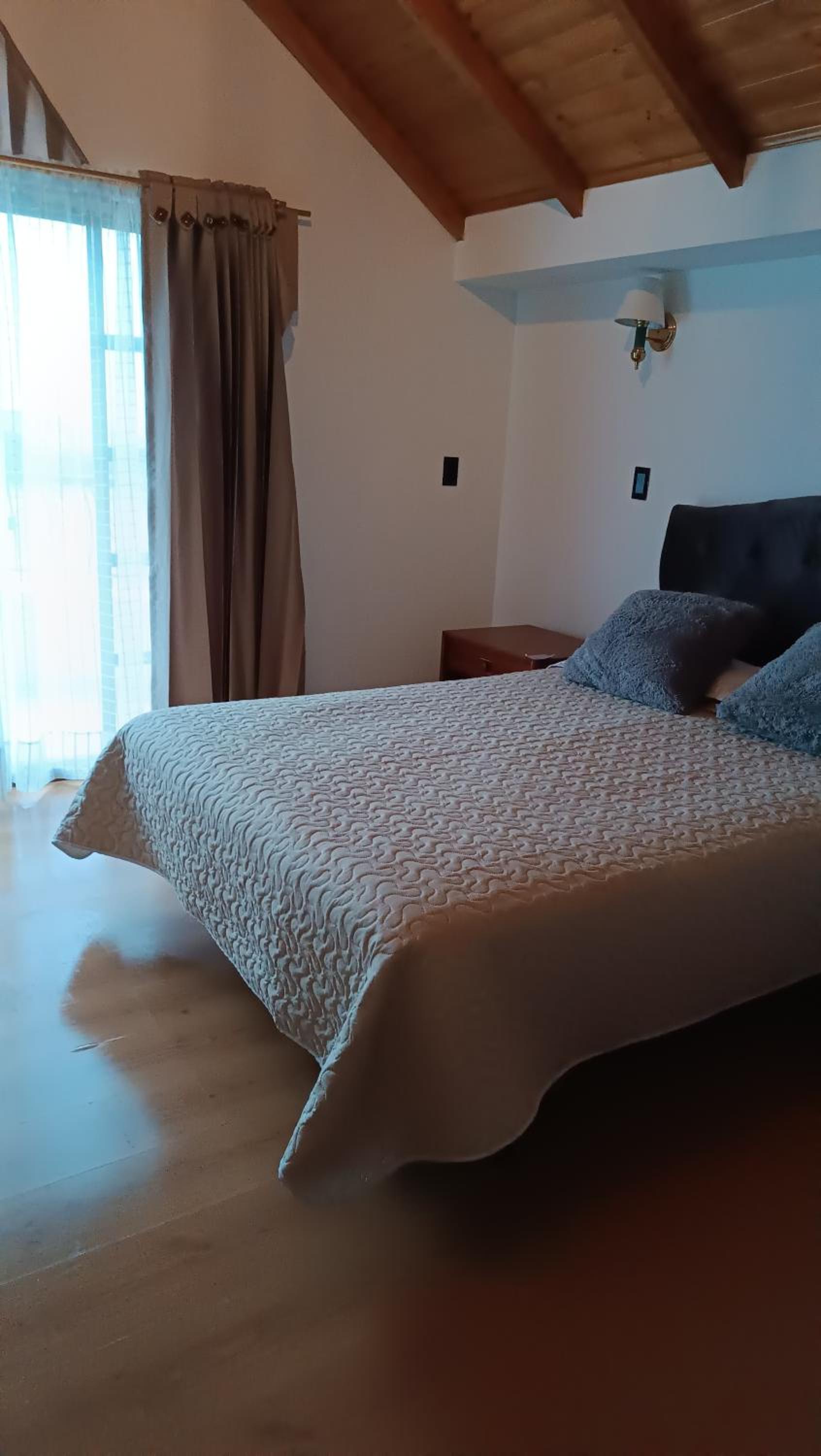 Four-Bedroom House photo 2