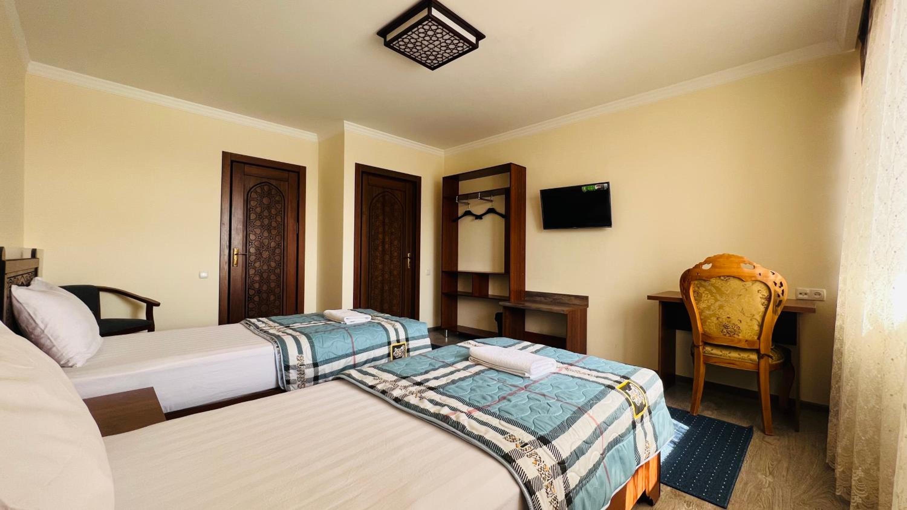 Double or Twin Room with Bathroom photo 3