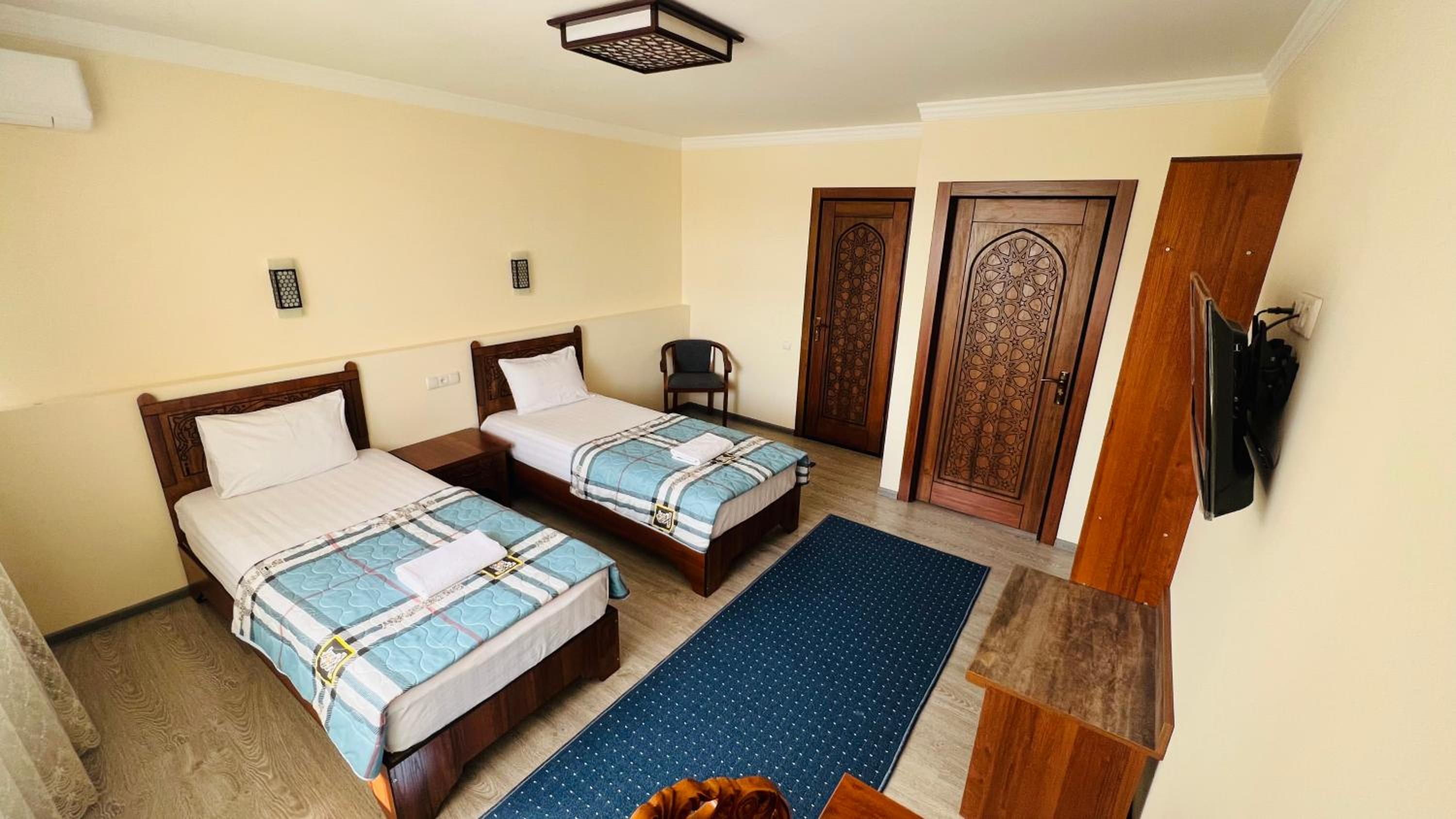 Double or Twin Room with Bathroom photo 1