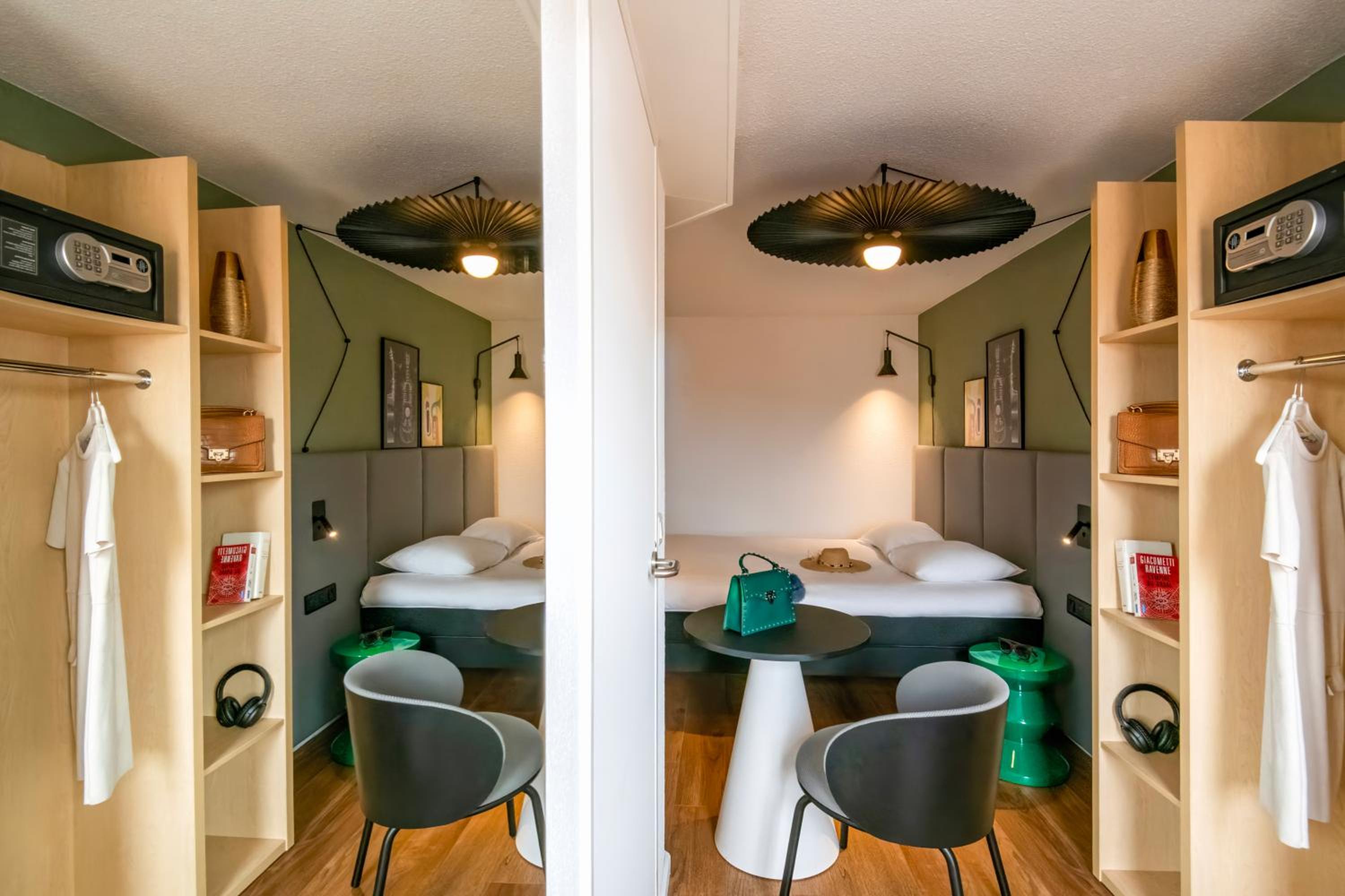 Two Double Rooms next to each other