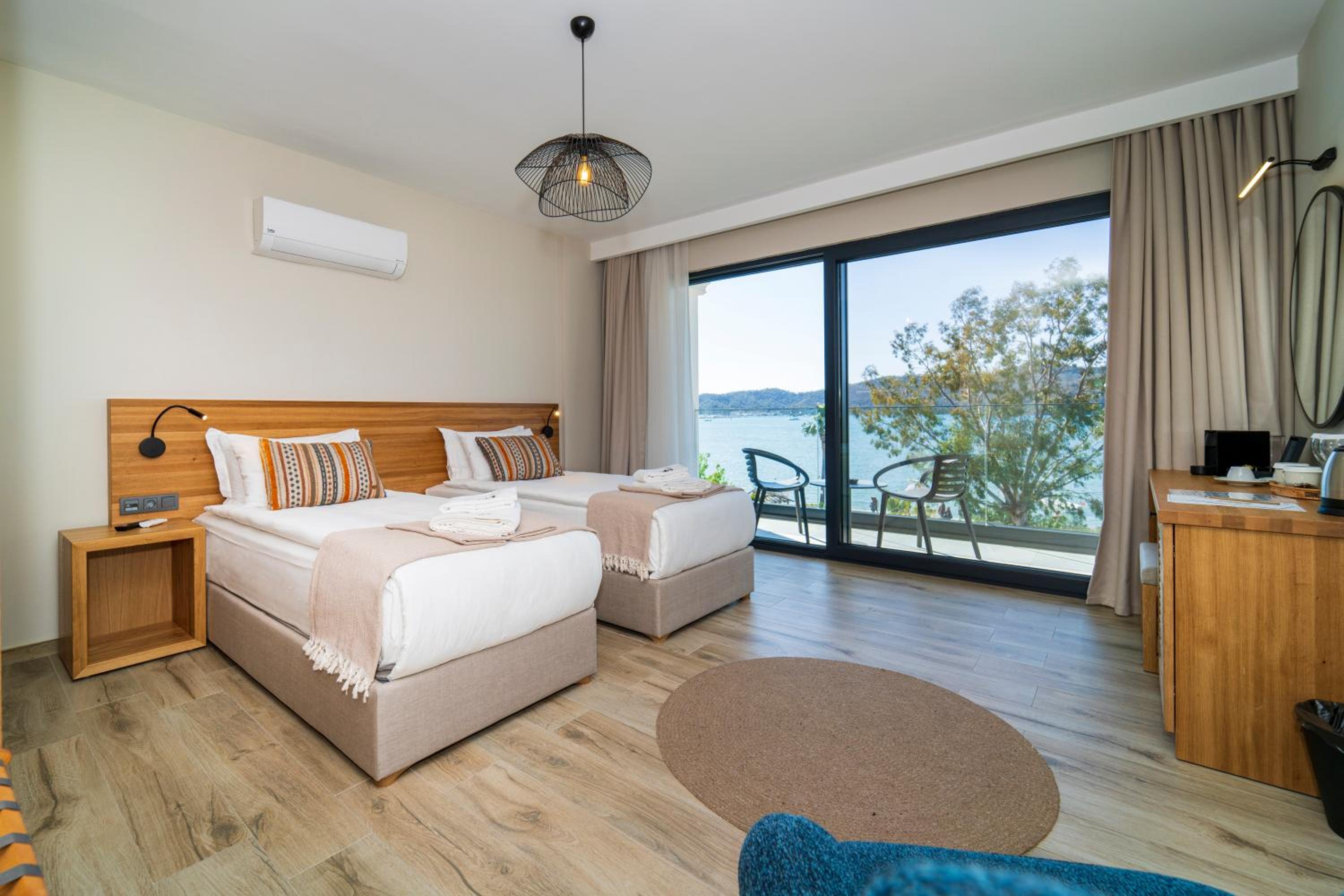 Suite with Sea View - Photo 2