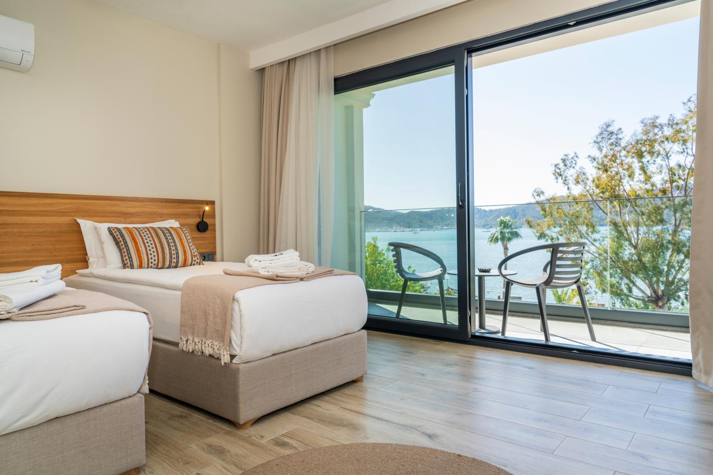 Suite with Sea View - Photo 6
