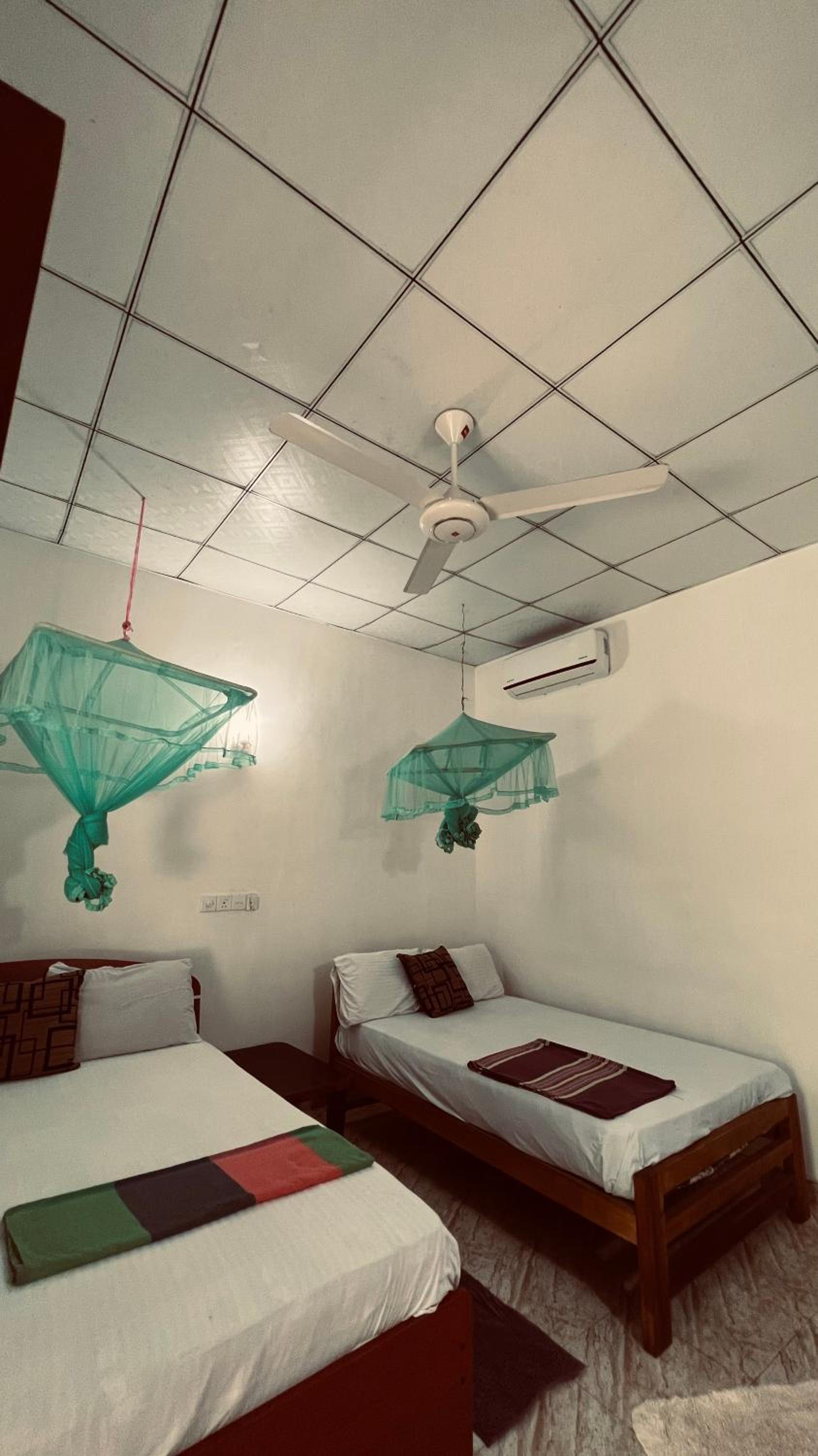 Basic Triple Room photo 1