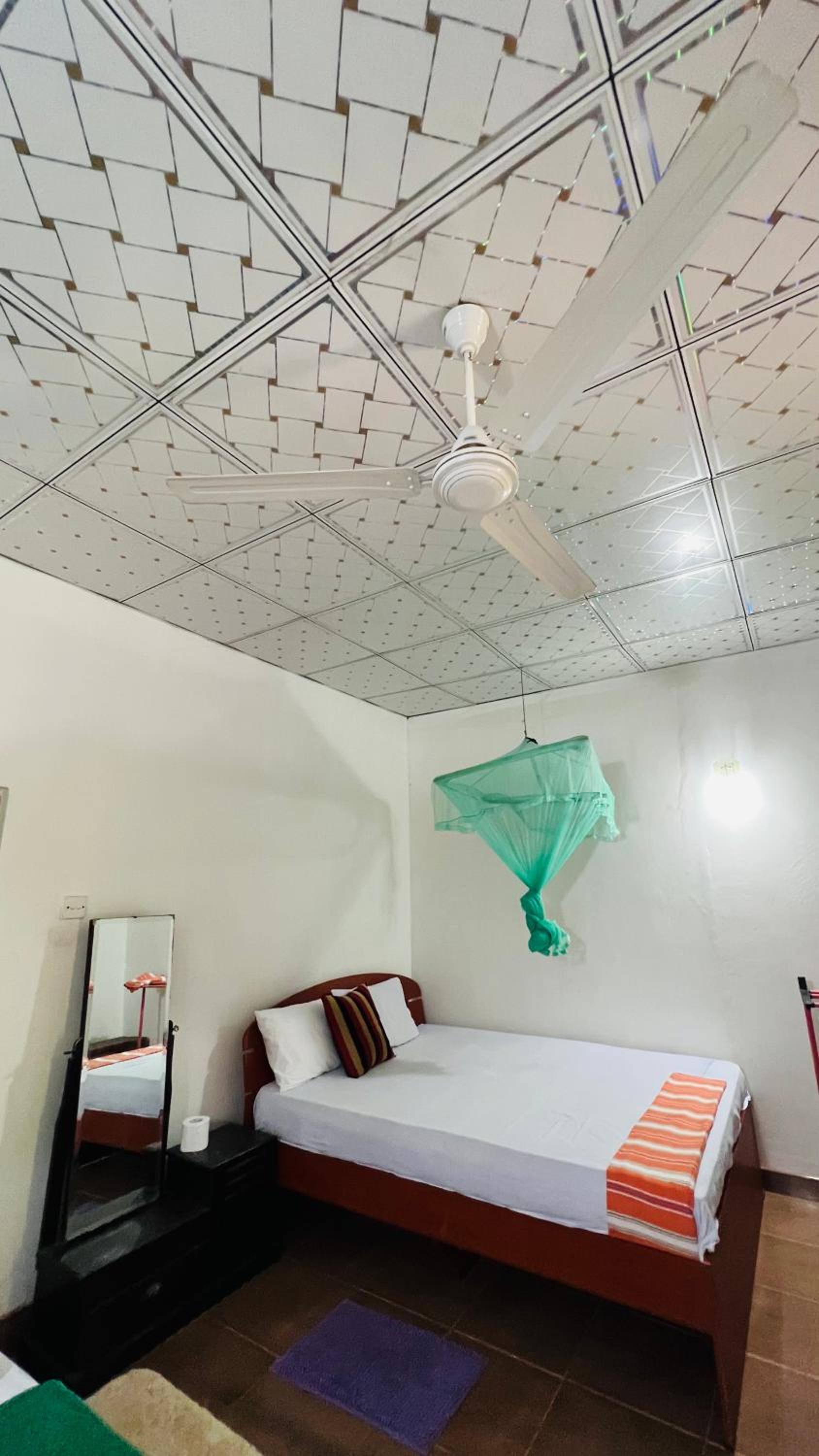 Deluxe Double Room (1 adult + 1 child)