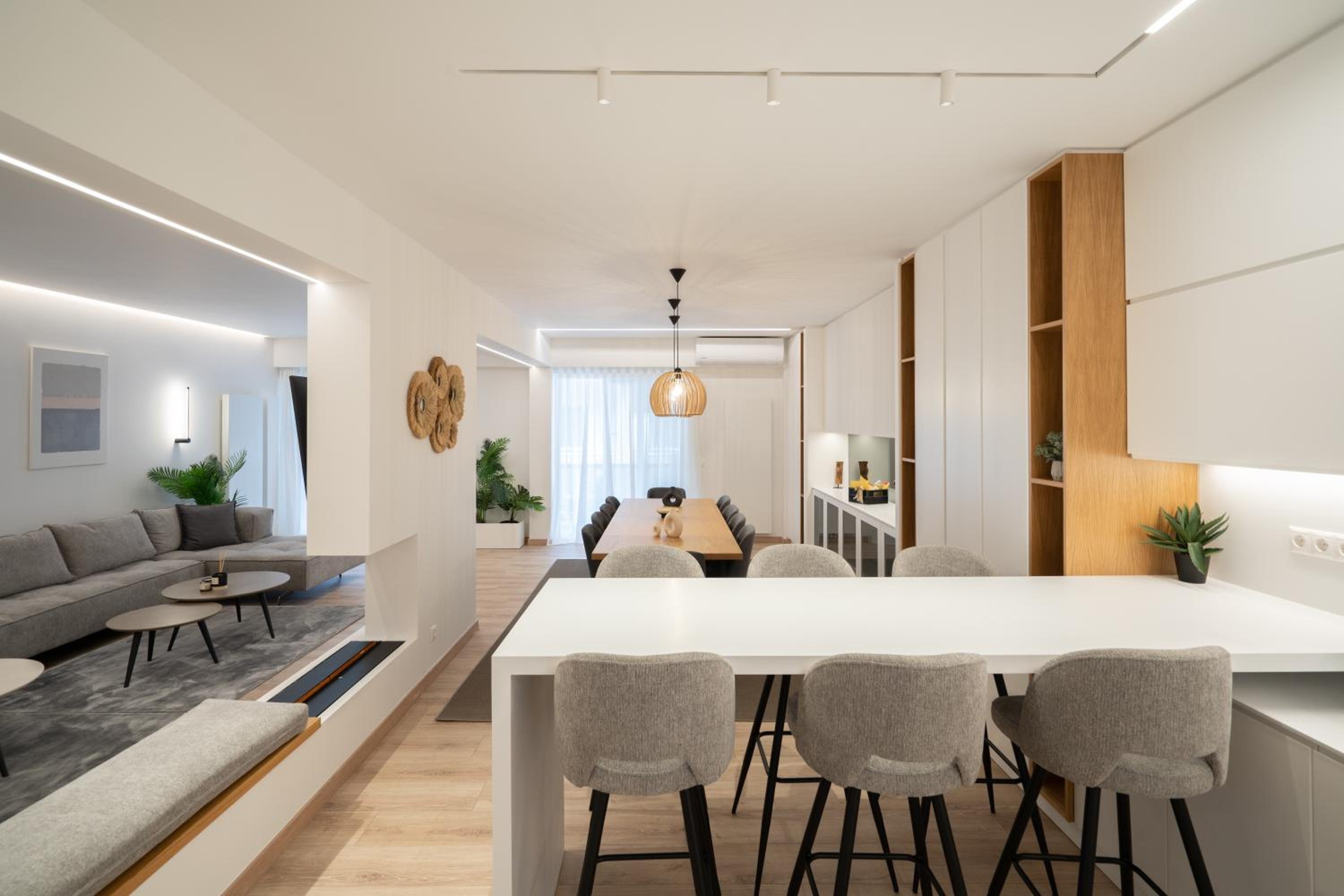Four-Bedroom Luxury Apartment