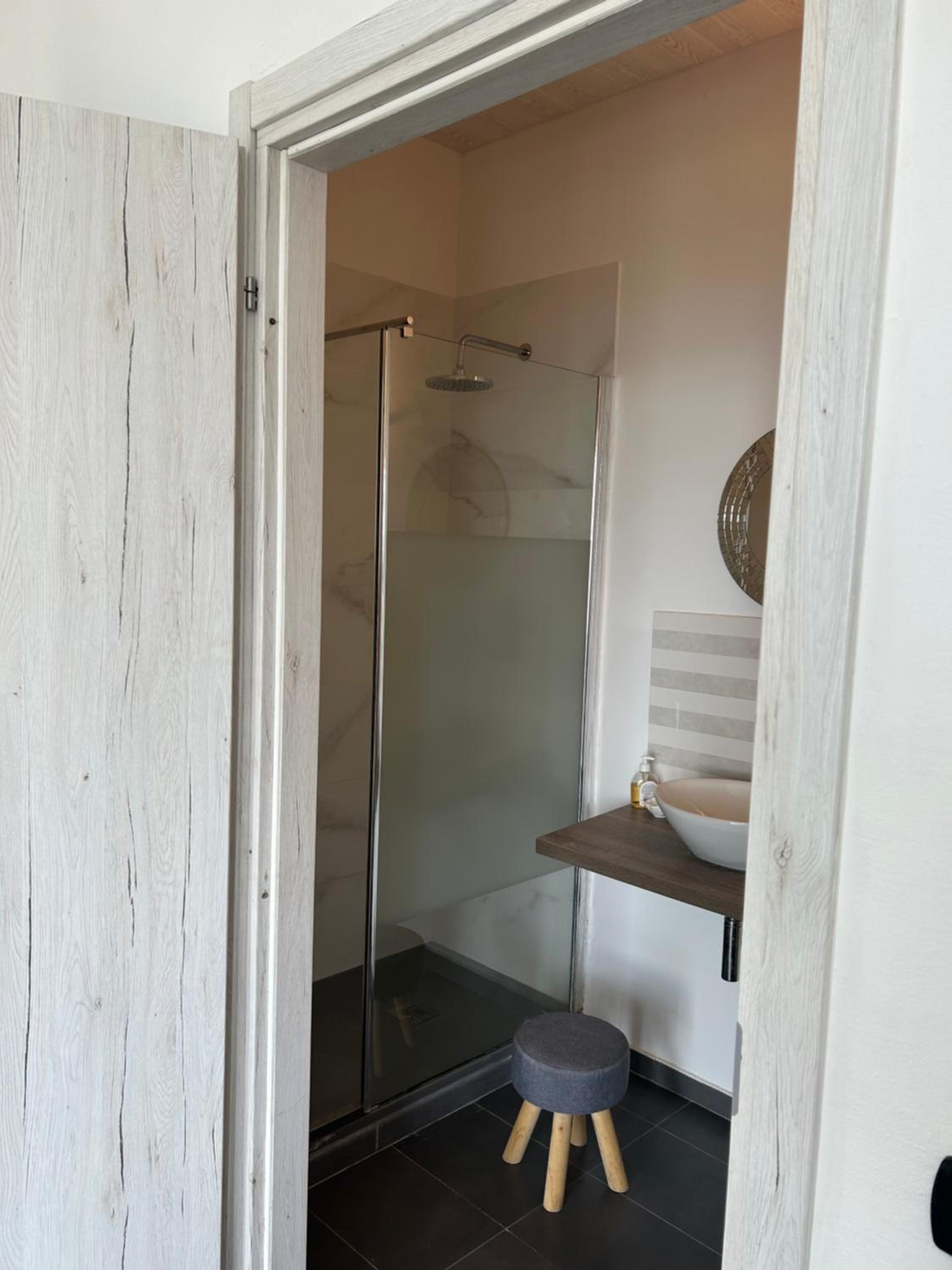 One-Bedroom House photo 3