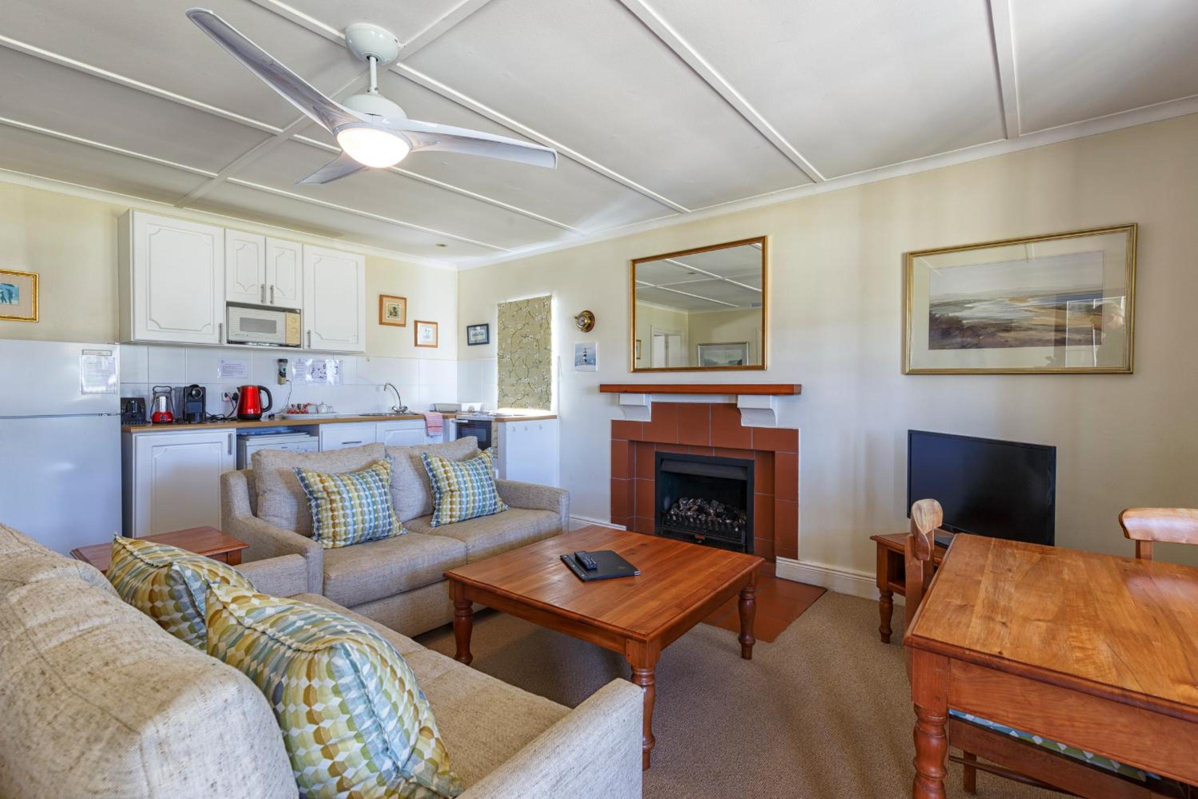 One-Bedroom Villa - Photo 2