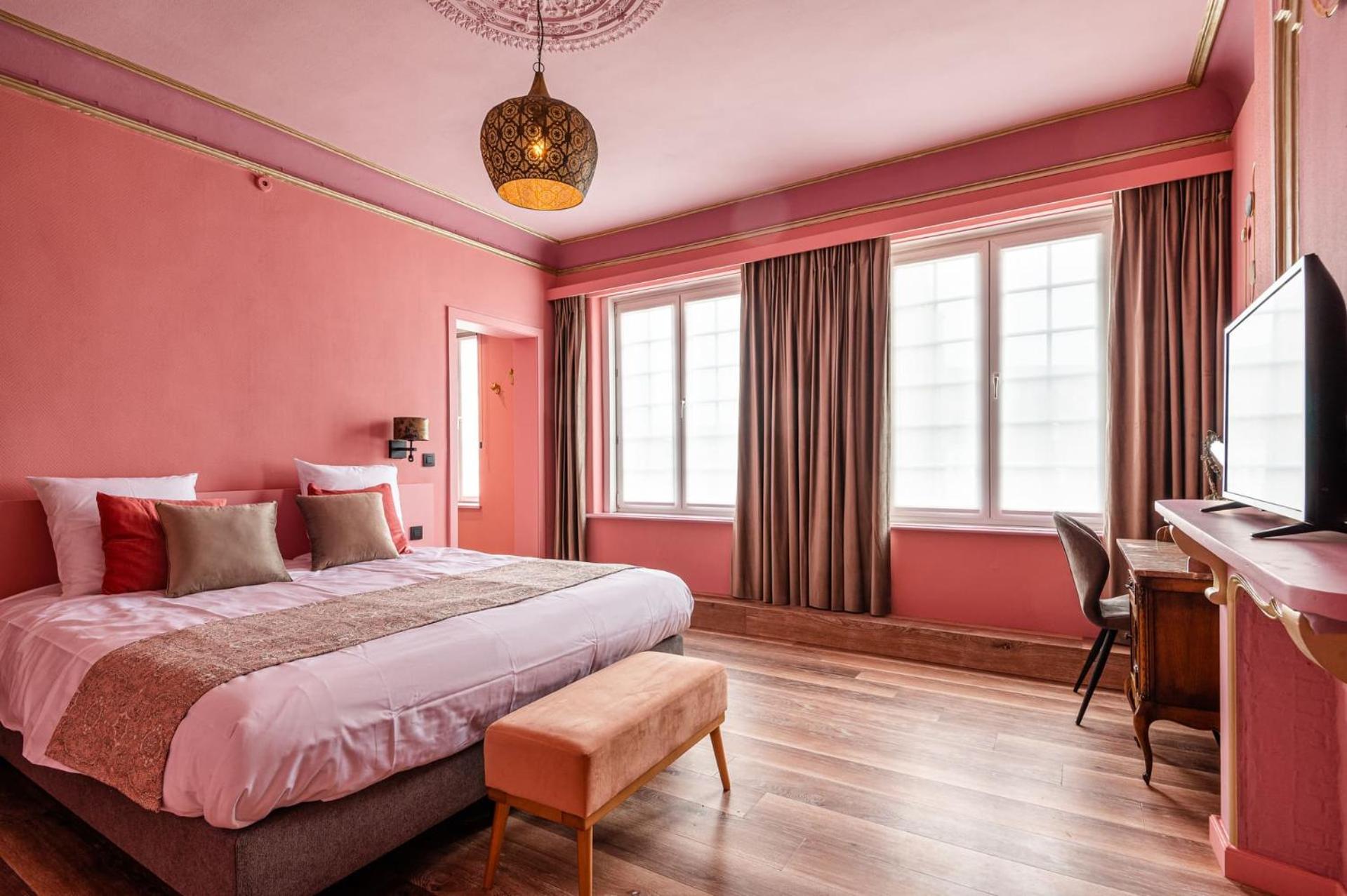 Deluxe King Room photo 1