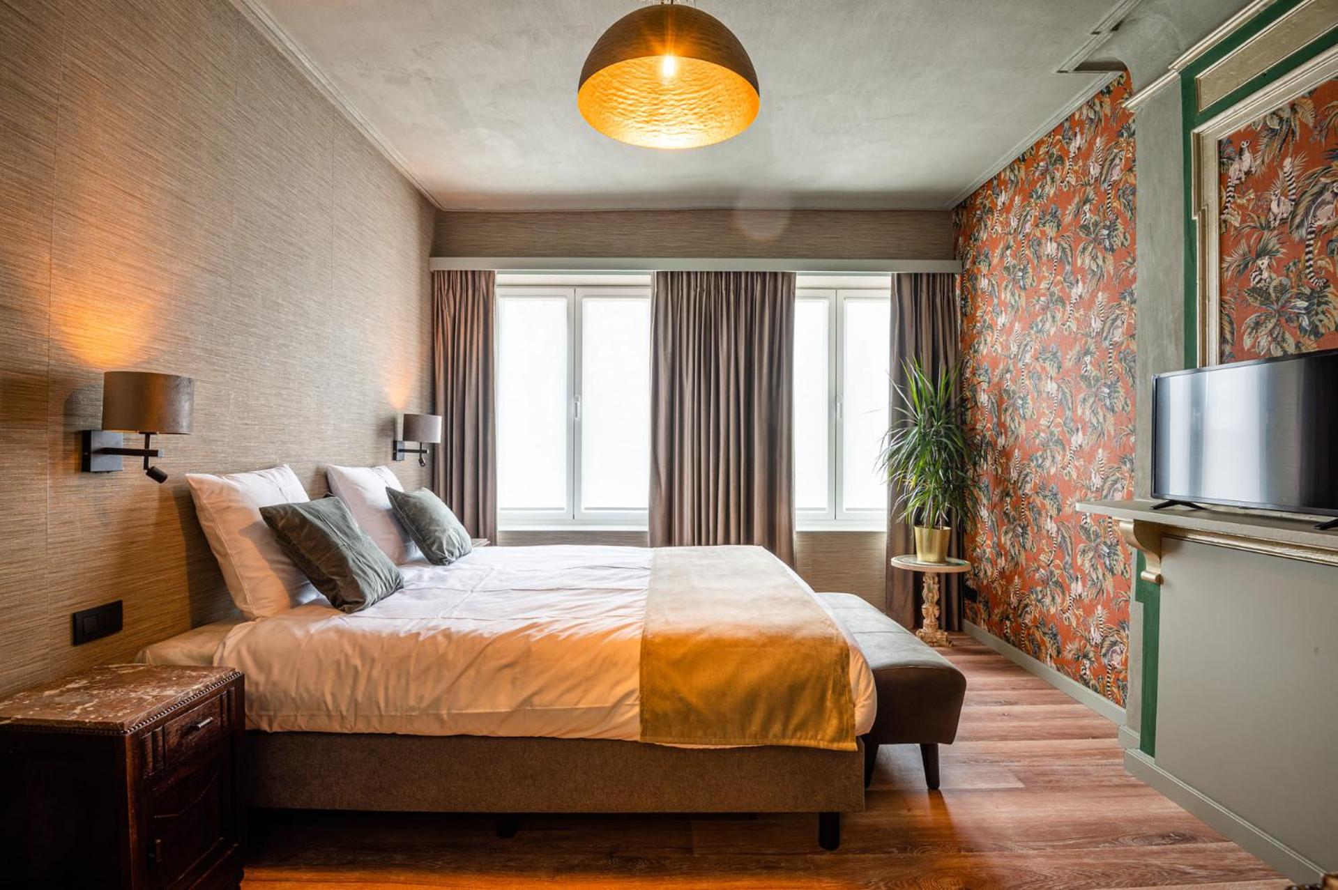 Deluxe King Room photo 1