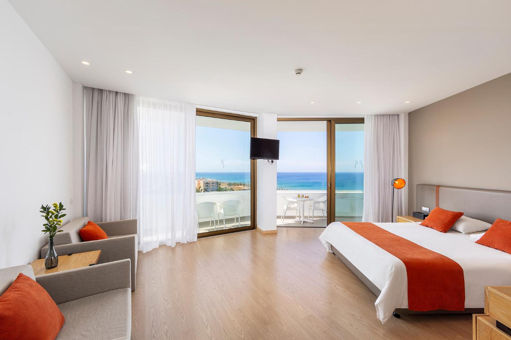 Family Room with Sea View photo 1