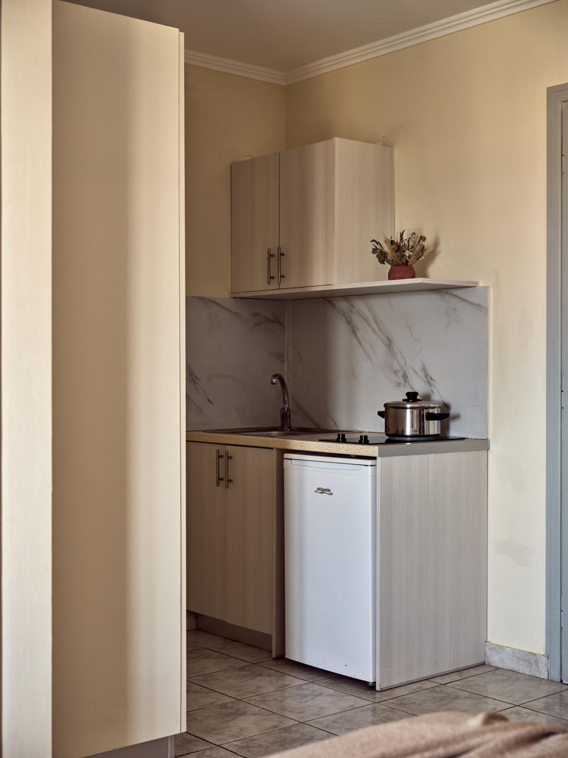 Studio (2 Adults) - Photo 7