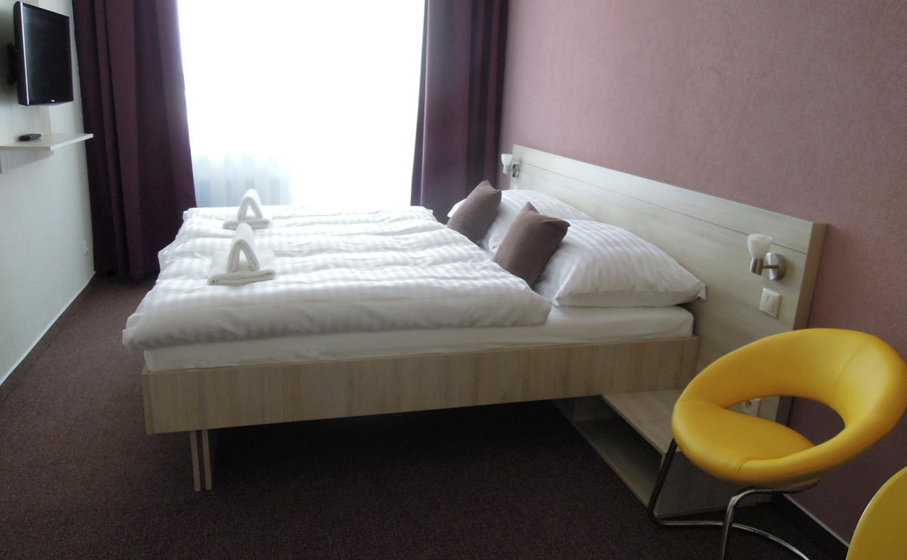 Two-Bedroom Family Suite - Photo 15
