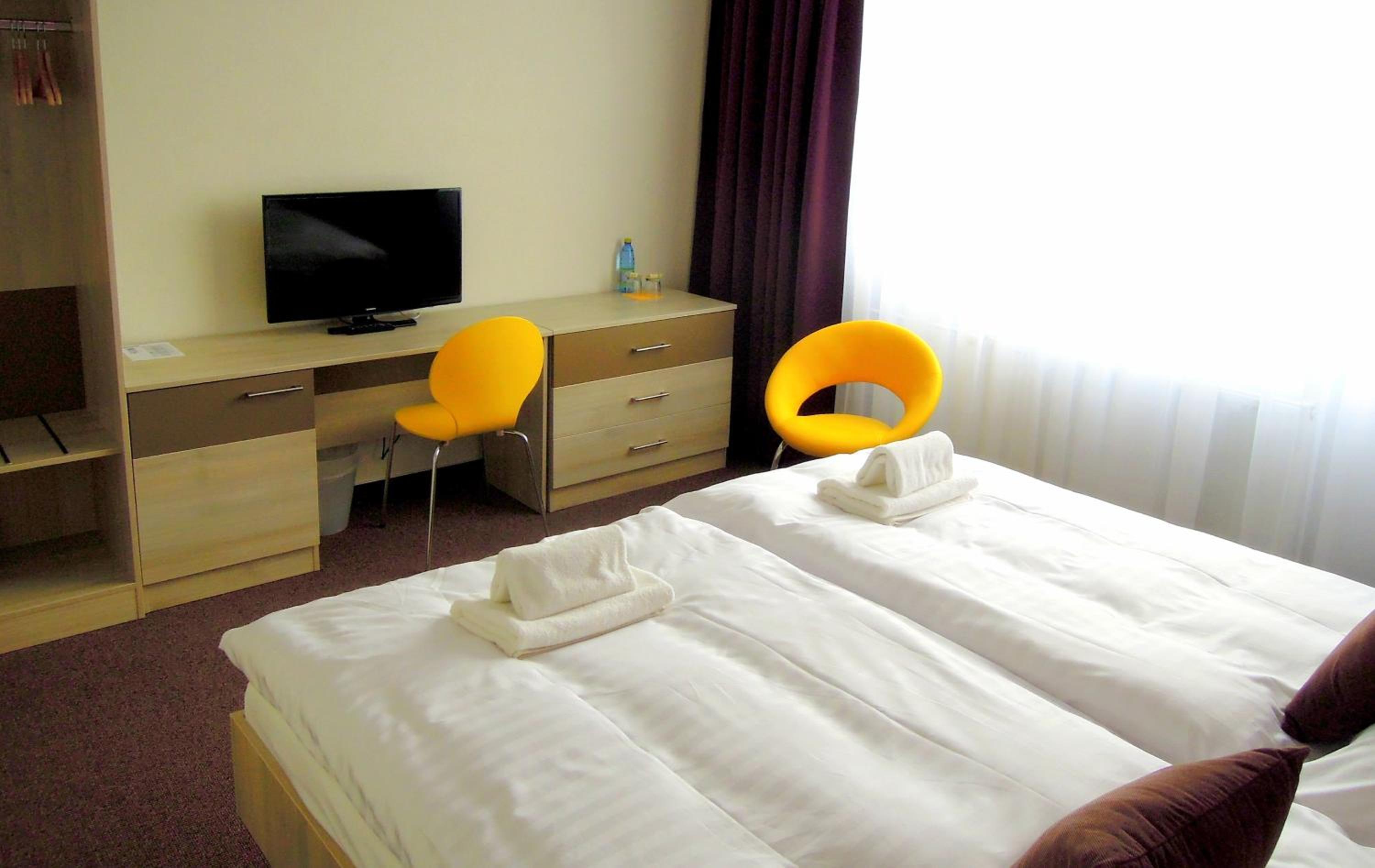 Two-Bedroom Family Suite - Photo 17