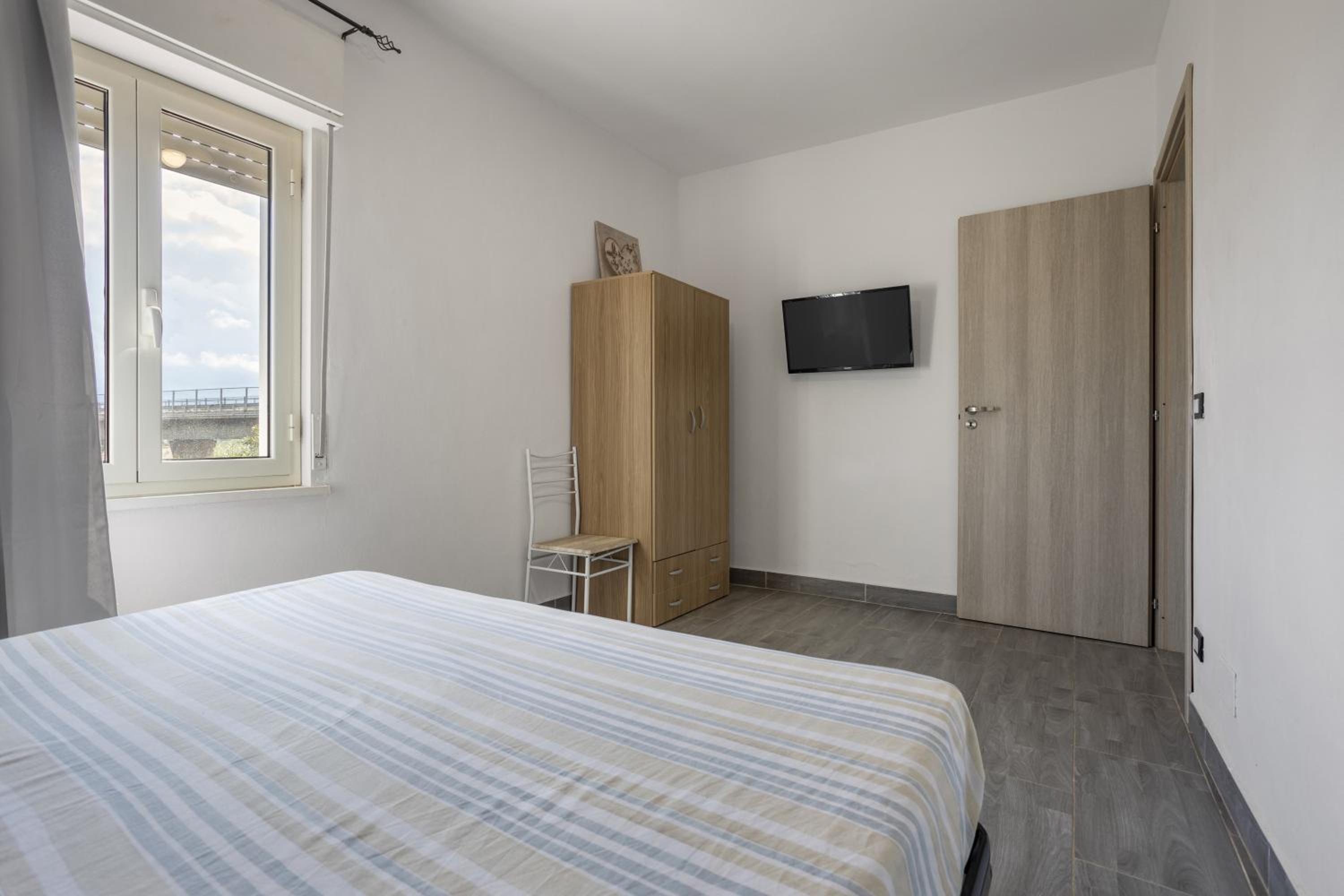 Two-Bedroom Deluxe Apartment with Garden View photo 2