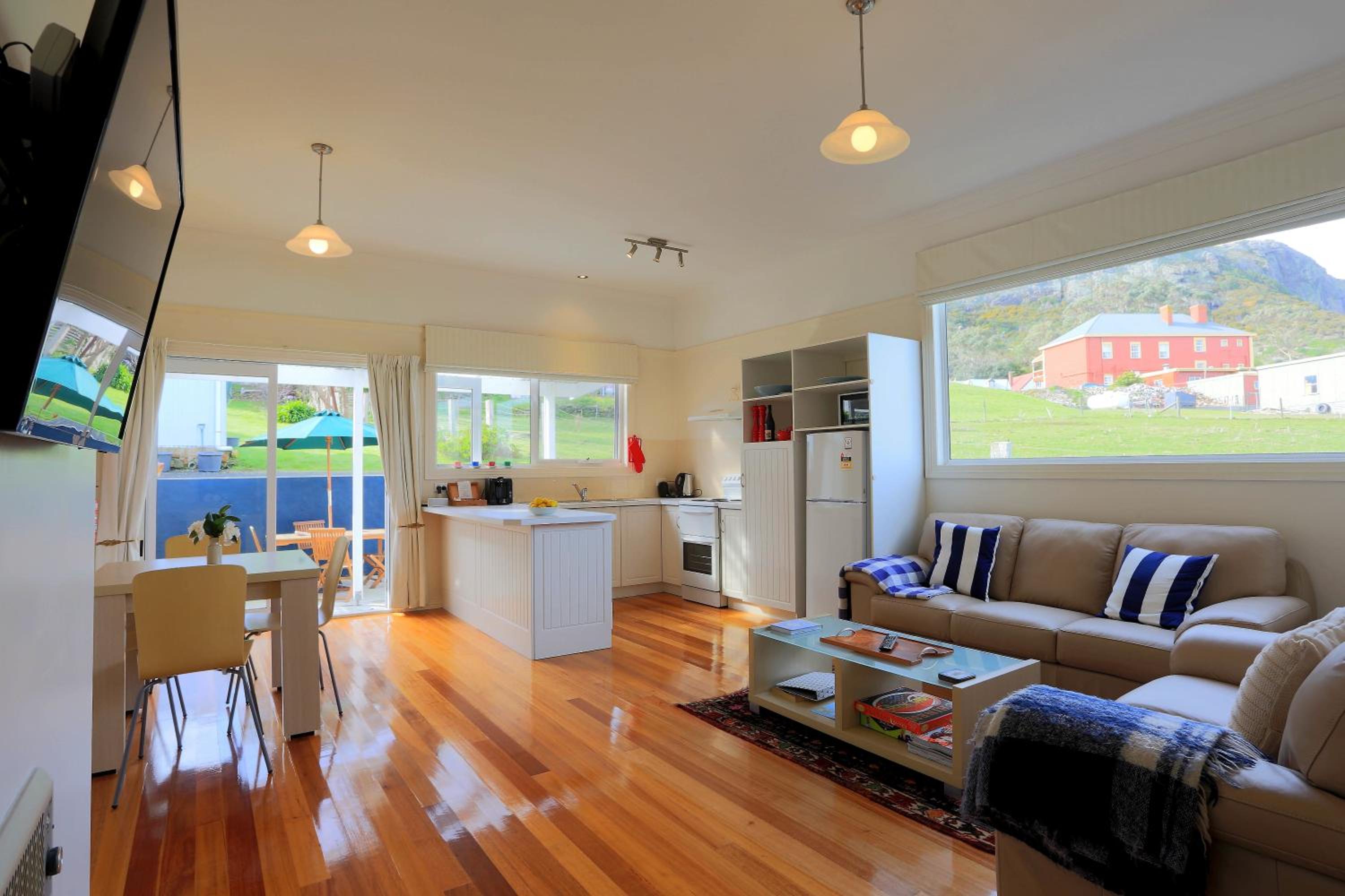 Two-Bedroom Cottage - 5 Main Road