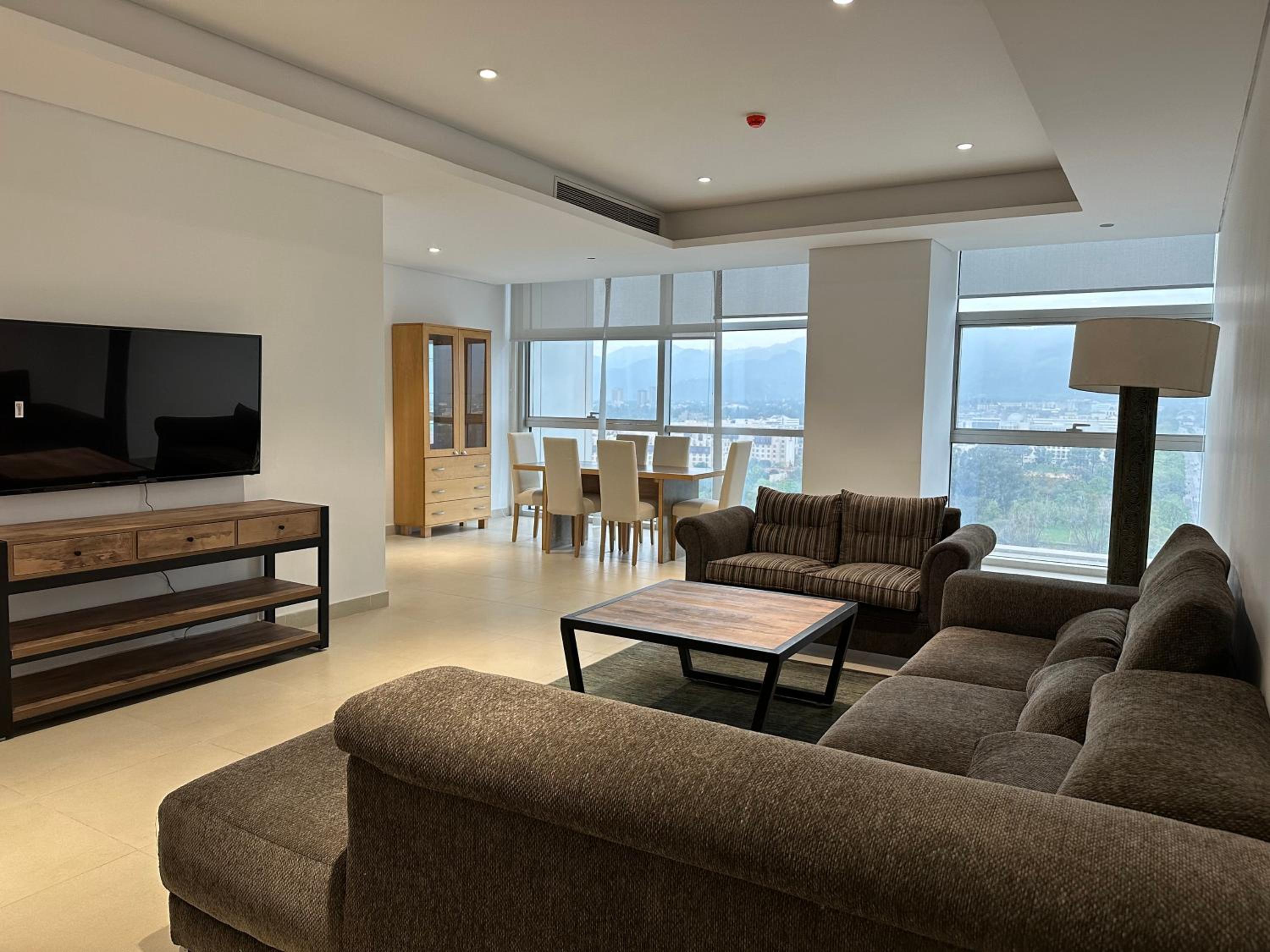 Three-Bedroom Apartment with Lake View
